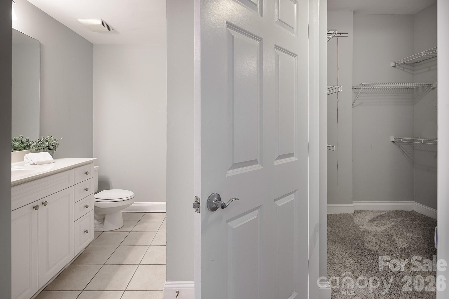 300 W 5th Street Unit: 339