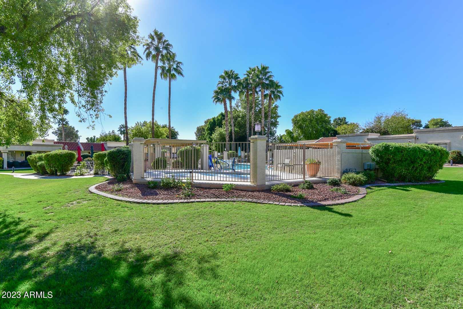 9704 W KERRY Lane