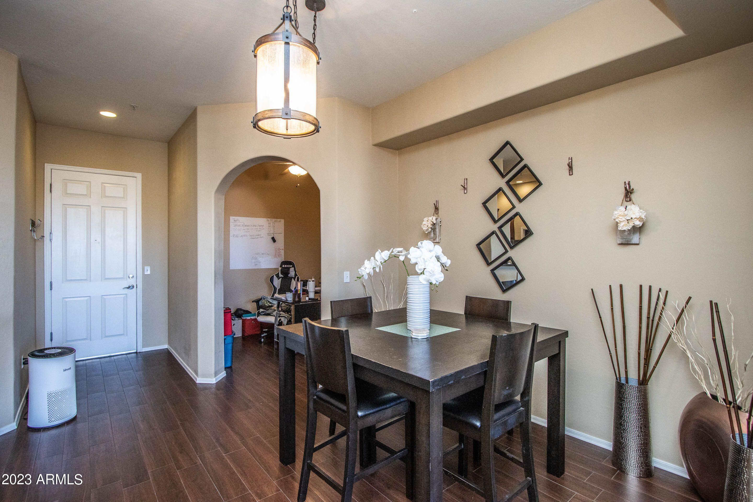 14575 W MOUNTAIN VIEW Boulevard, 11314