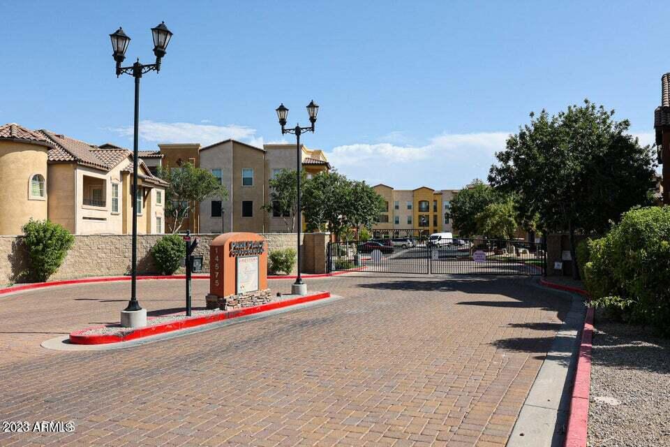 14575 W MOUNTAIN VIEW Boulevard, 11314
