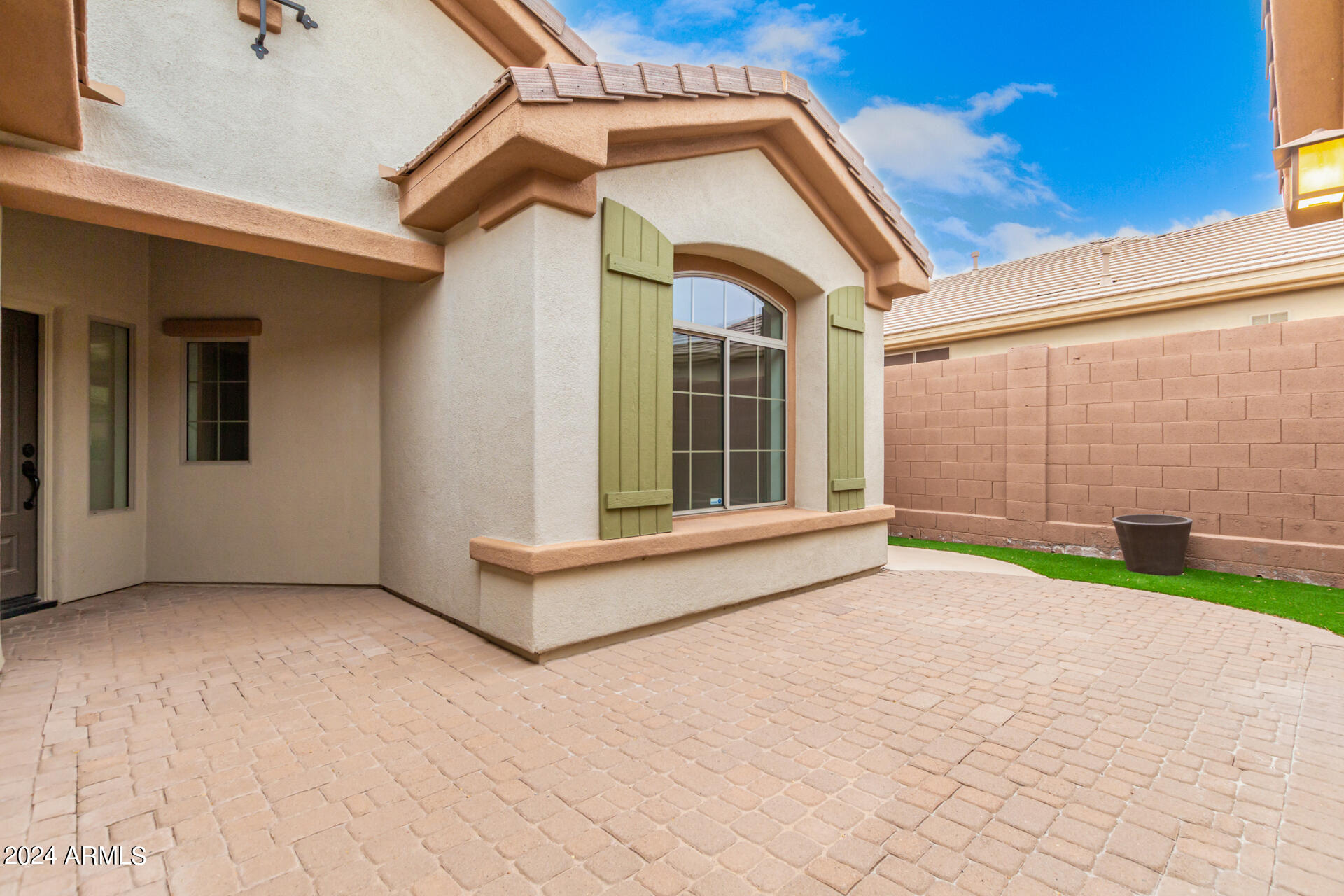 2231 W Valhalla Court