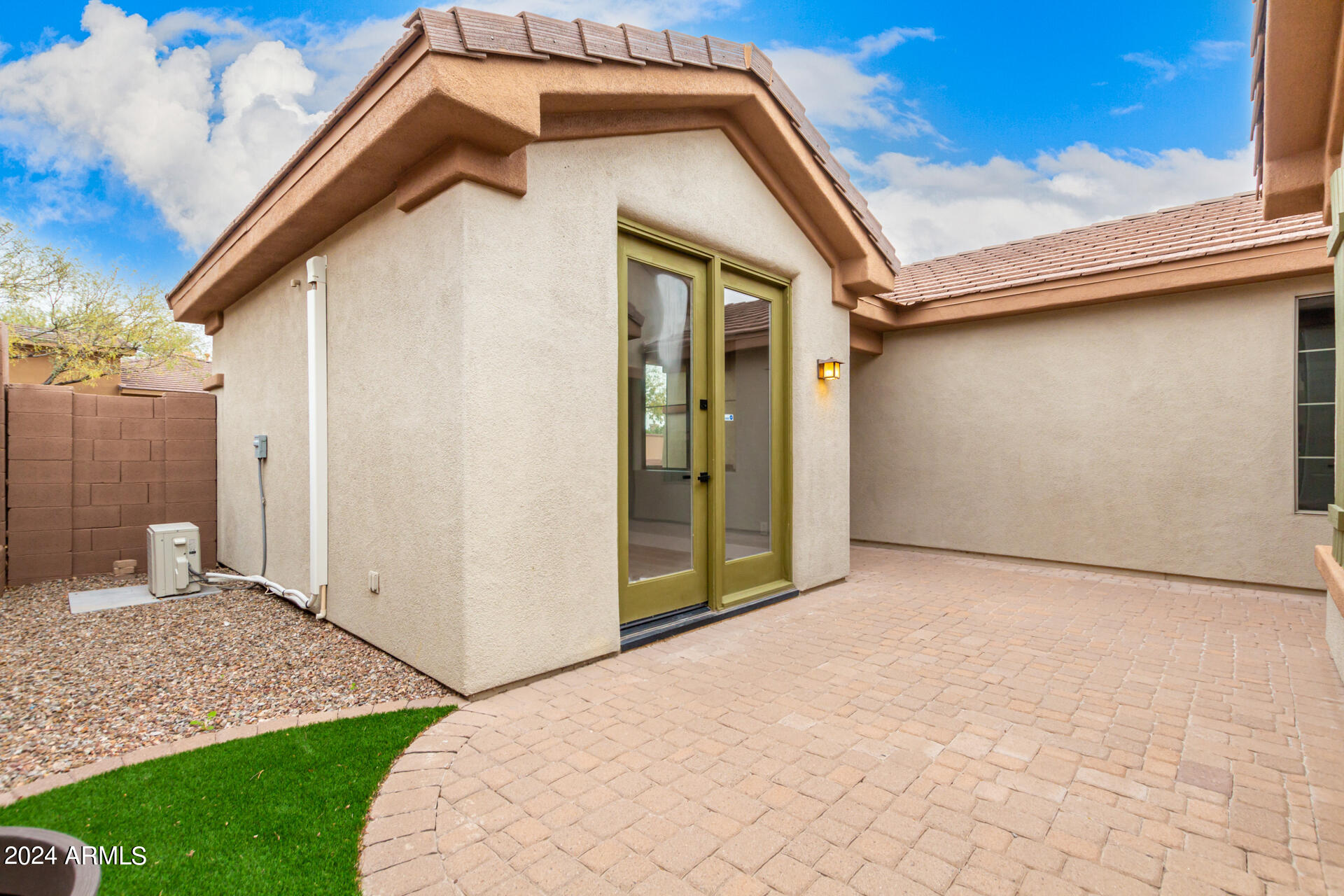 2231 W Valhalla Court