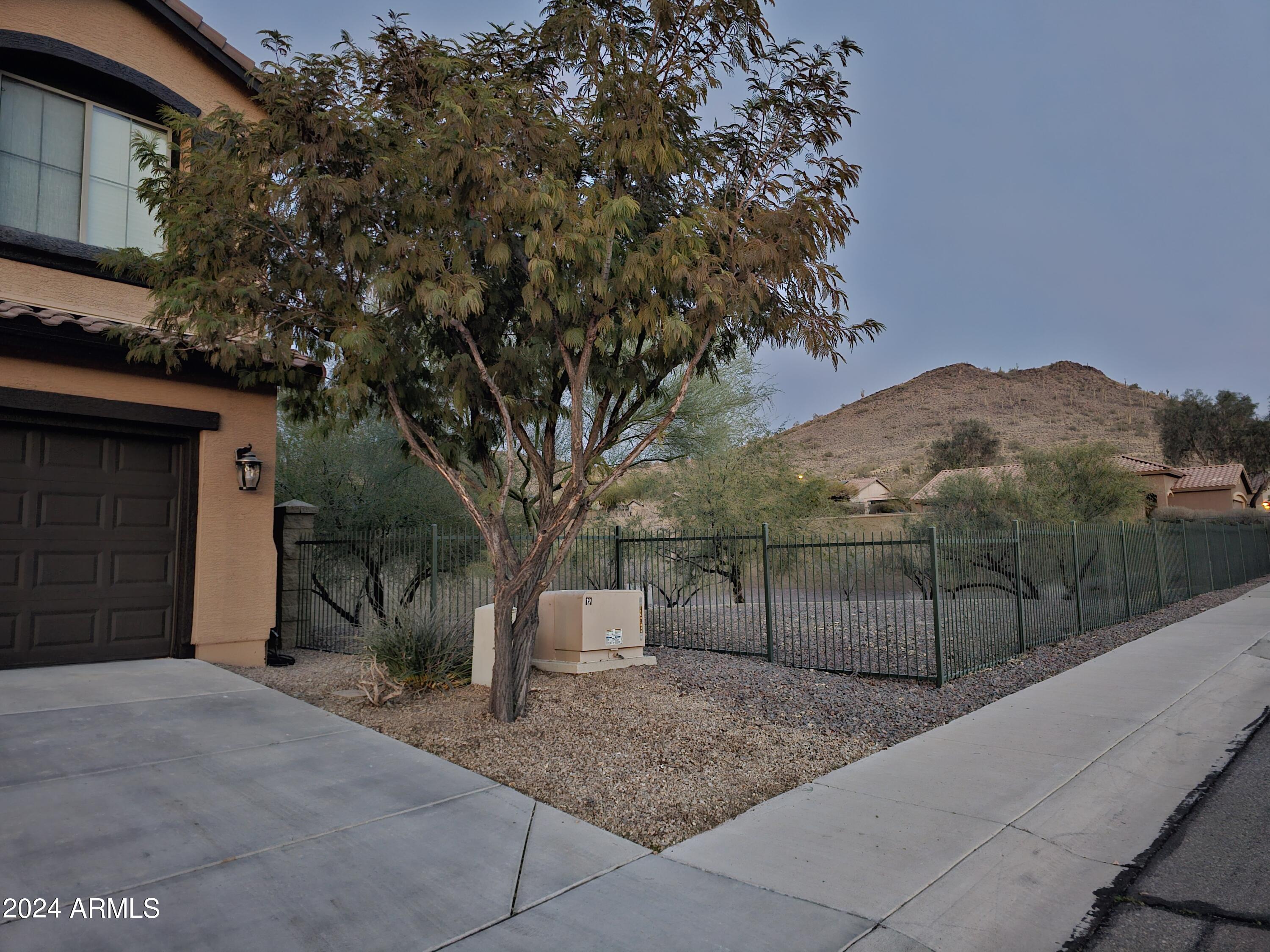 3826 W GHOST FLOWER Lane