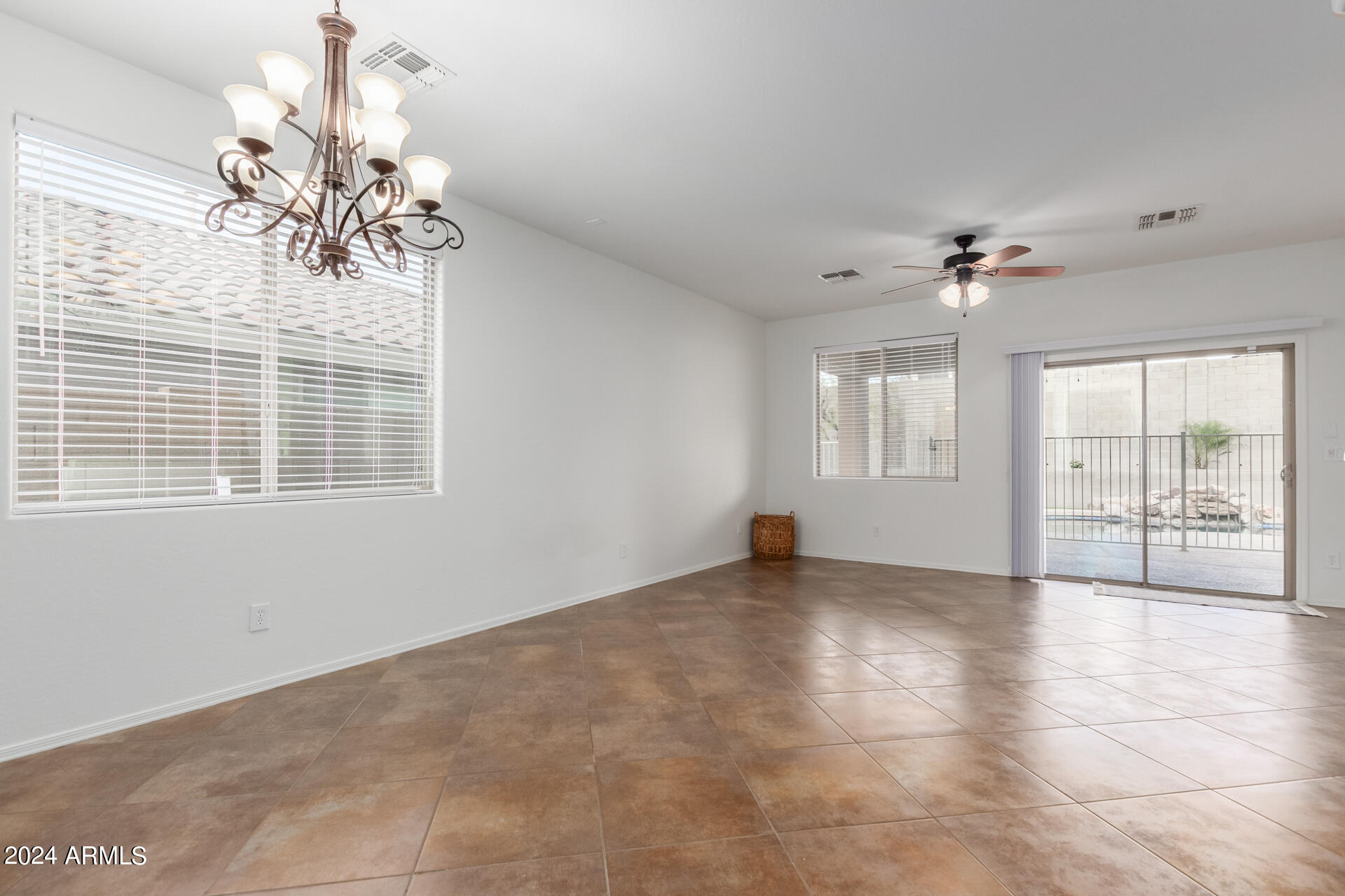 3826 W GHOST FLOWER Lane