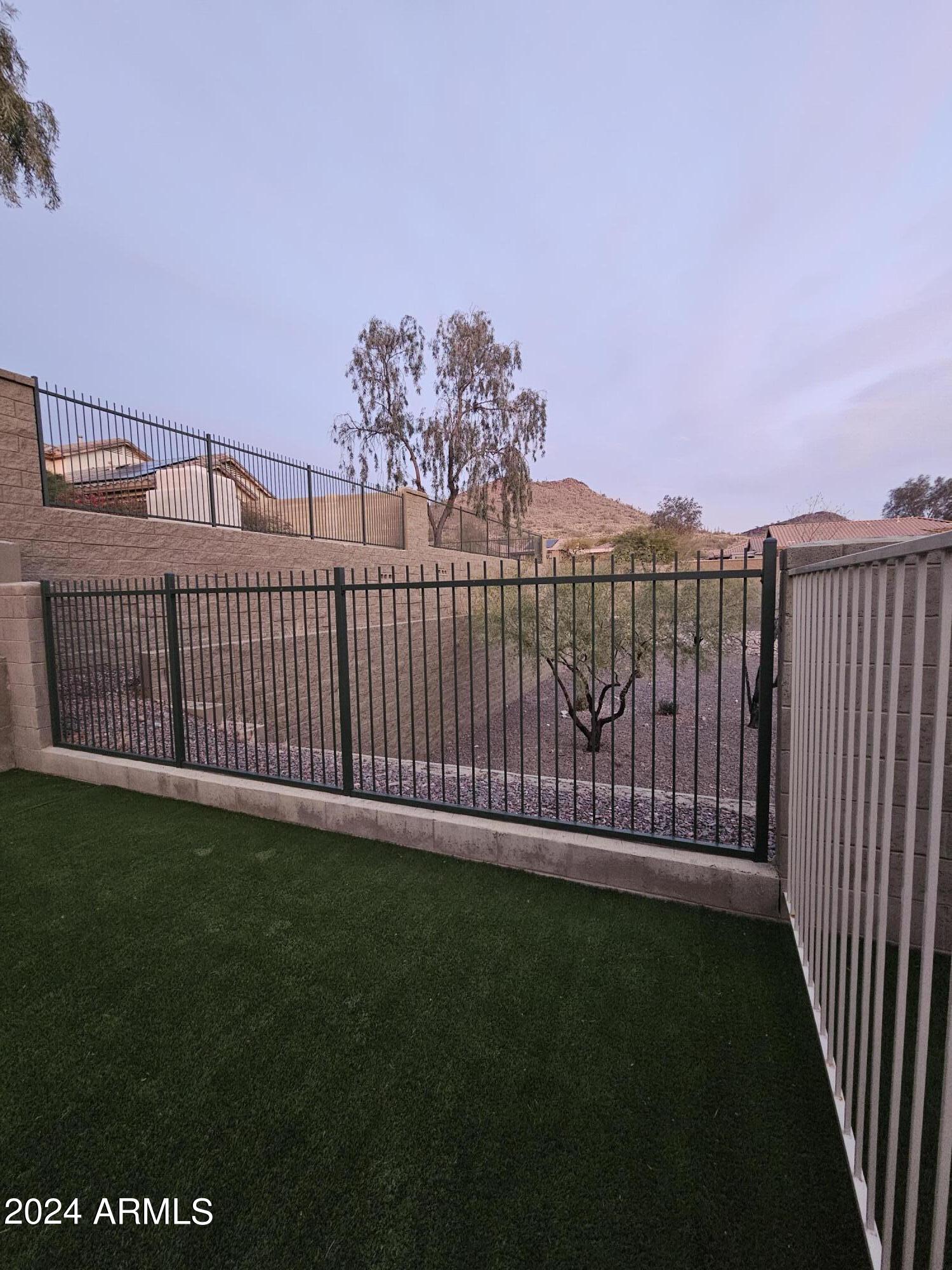 3826 W GHOST FLOWER Lane