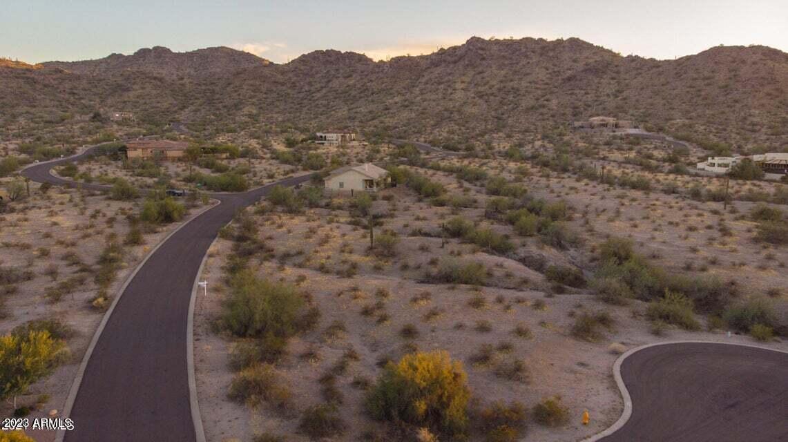9400 S Krista Drive E, 76