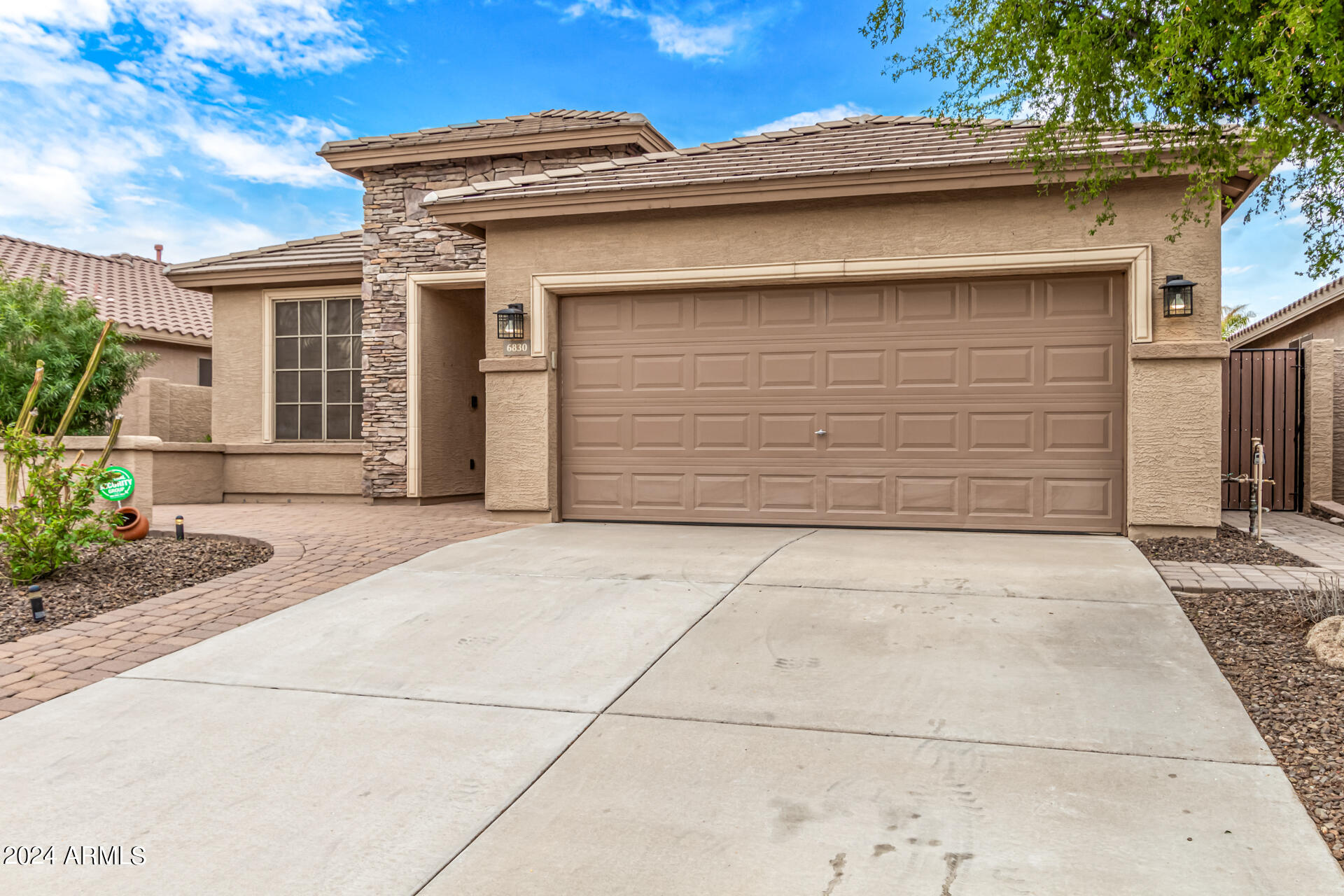 6830 W MORNING VISTA Drive