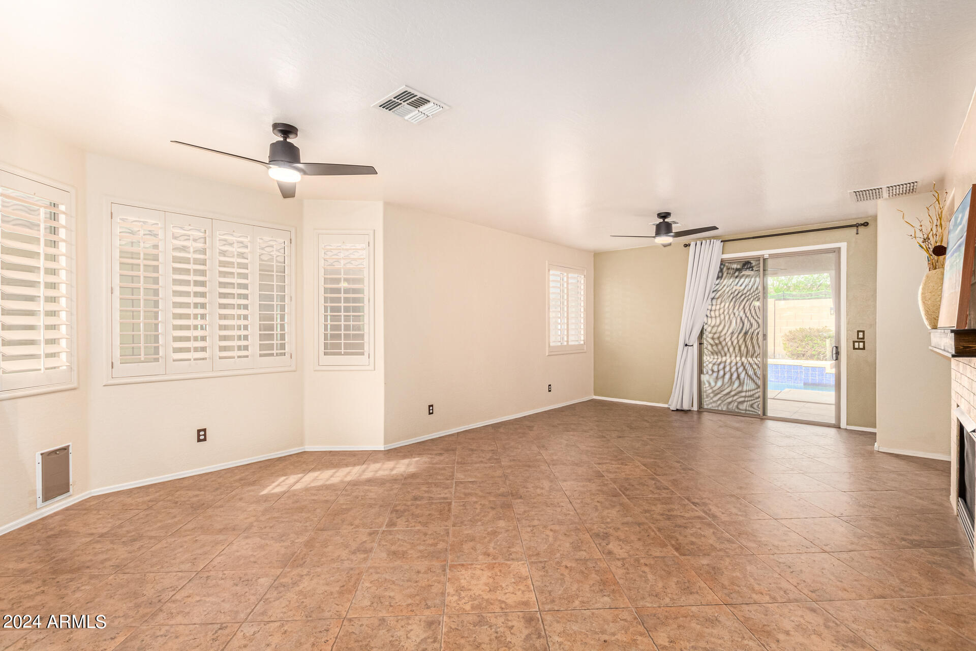 6830 W MORNING VISTA Drive