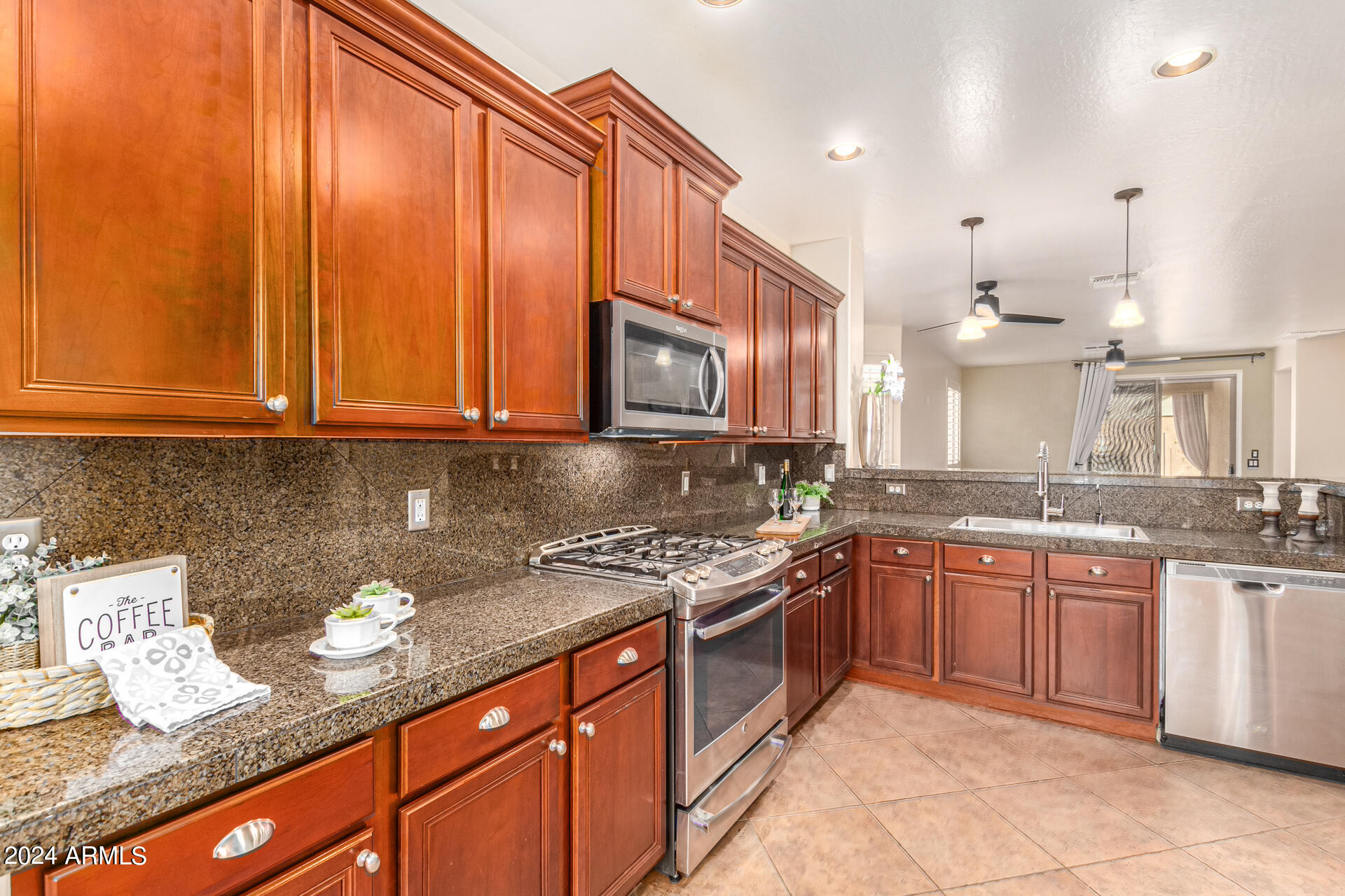 6830 W MORNING VISTA Drive