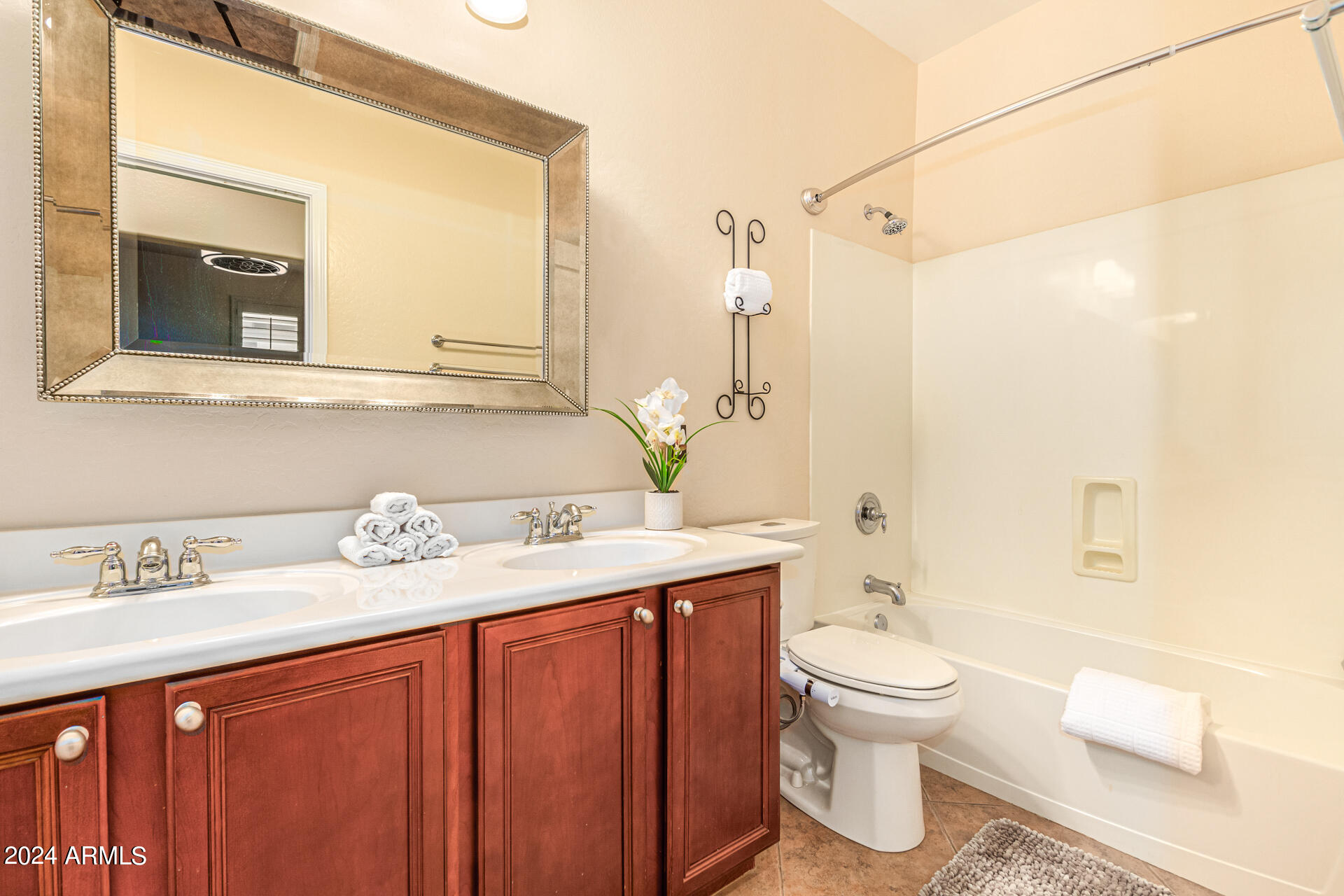 6830 W MORNING VISTA Drive