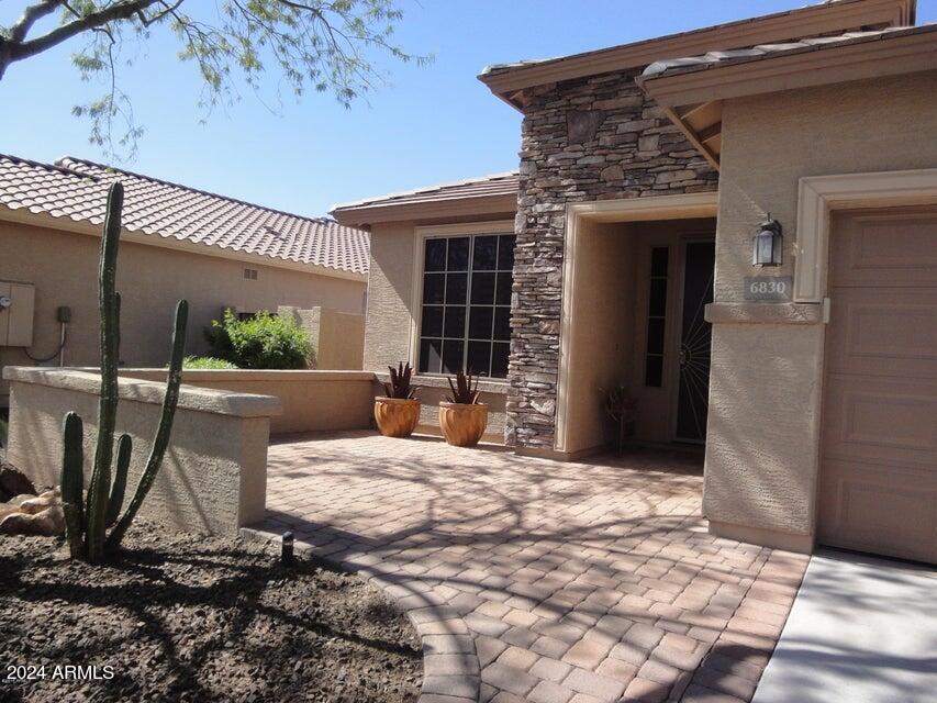 6830 W MORNING VISTA Drive