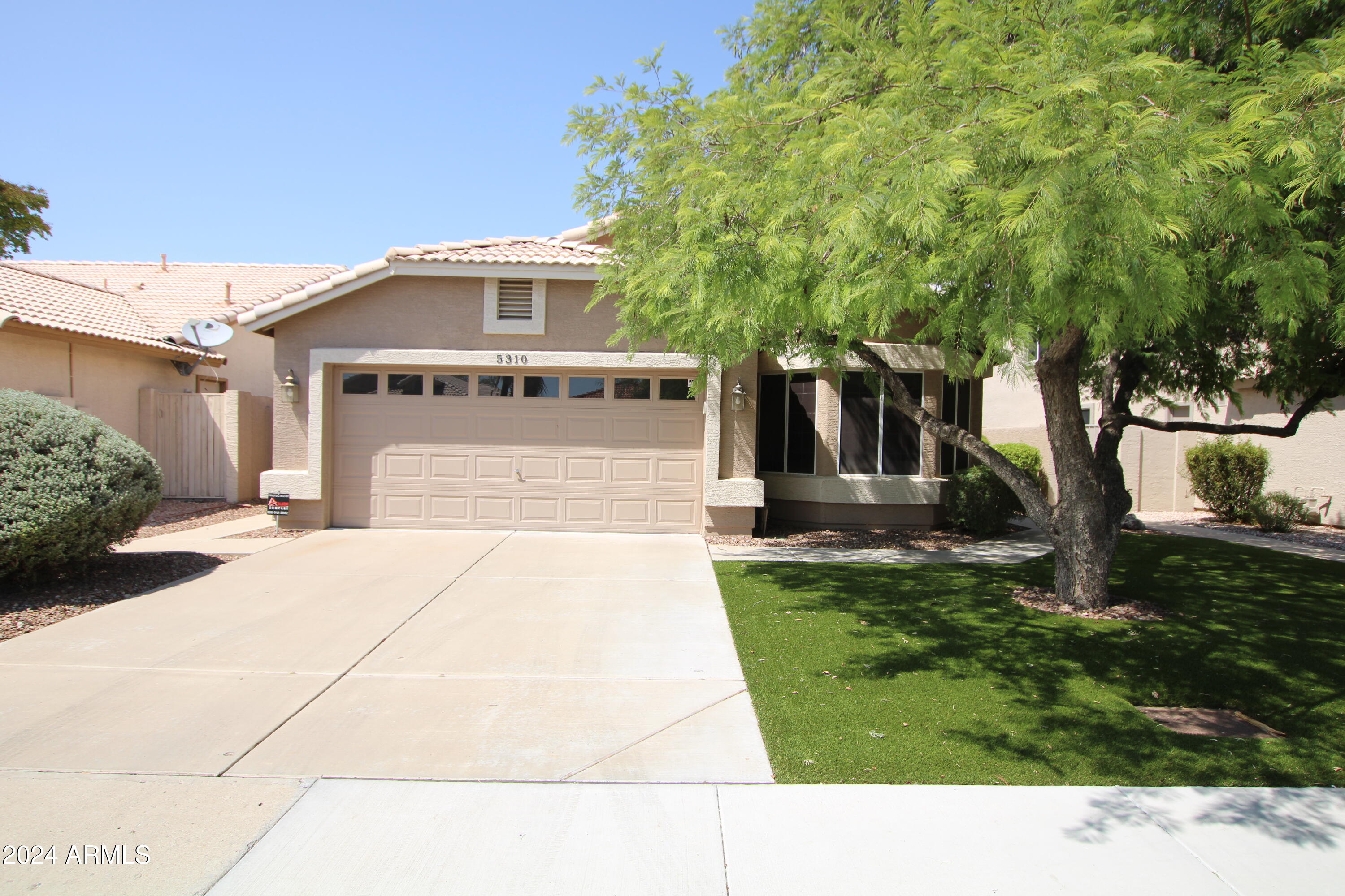 5310 W PONTIAC Drive