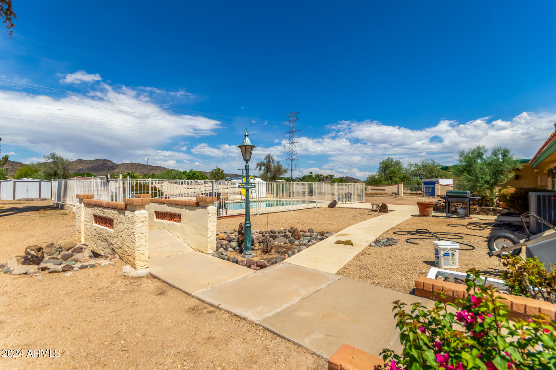 4832 W SAGUARO PARK Lane