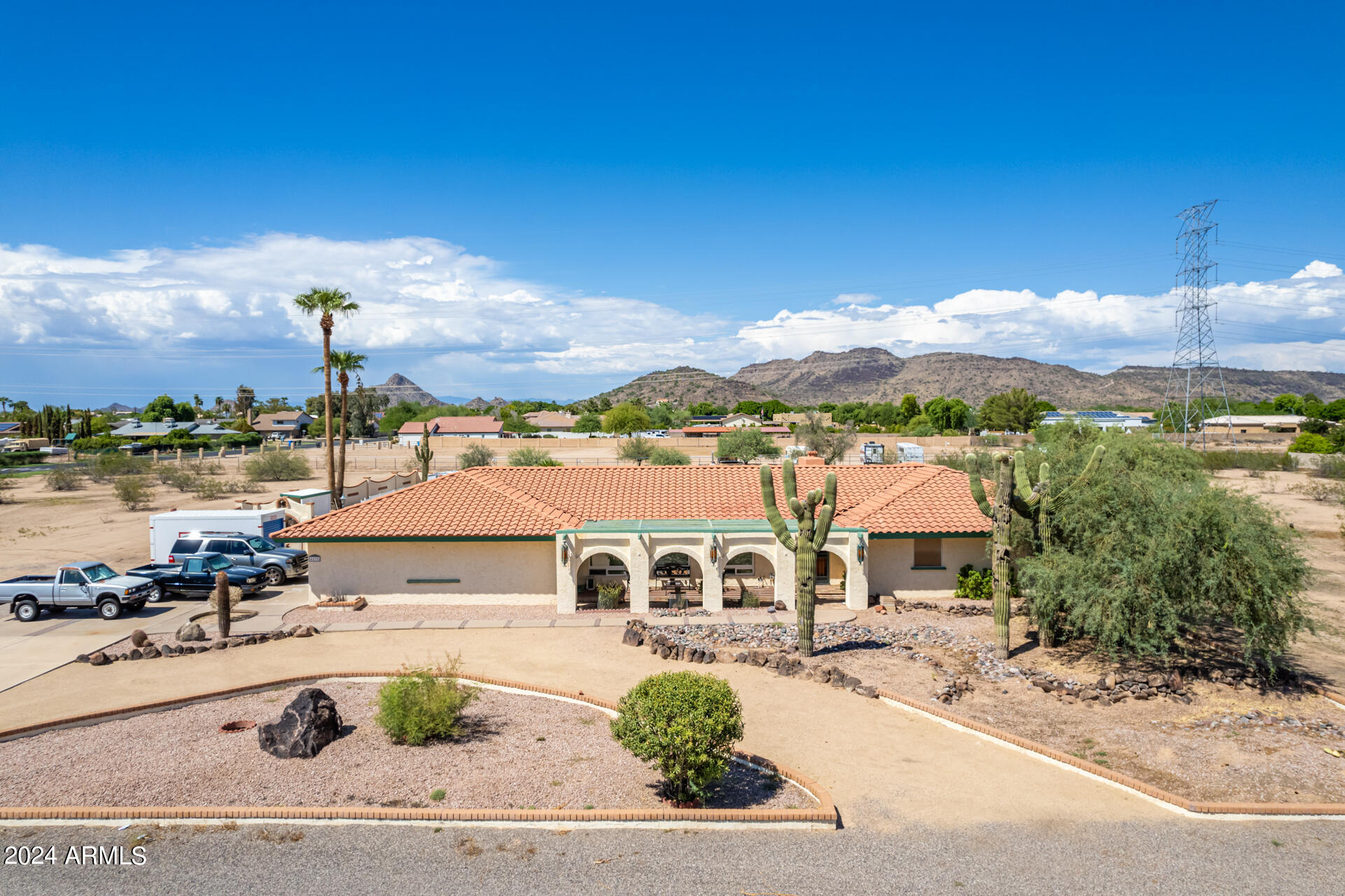 4832 W SAGUARO PARK Lane