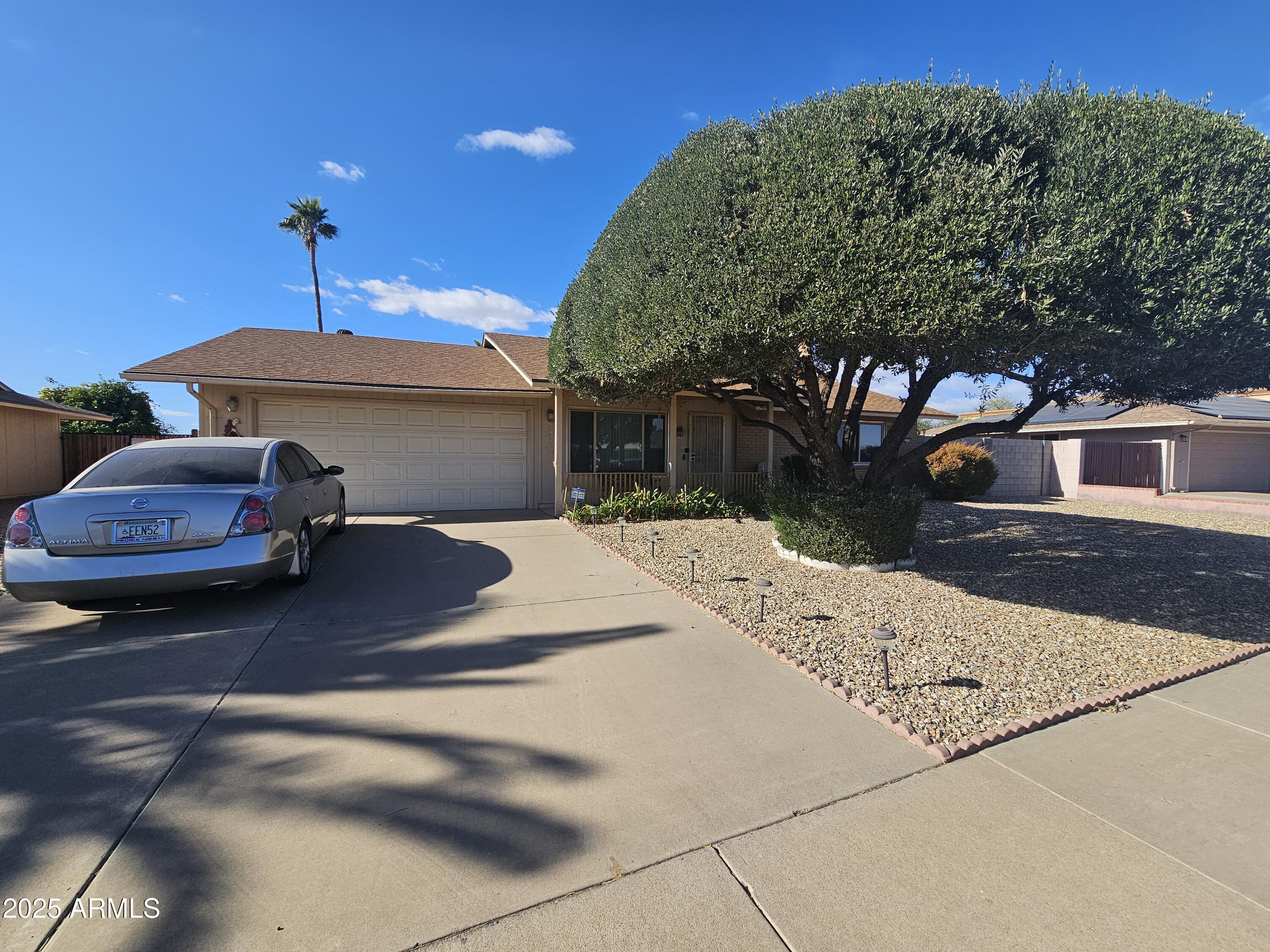 12226 N Lakeforest Drive