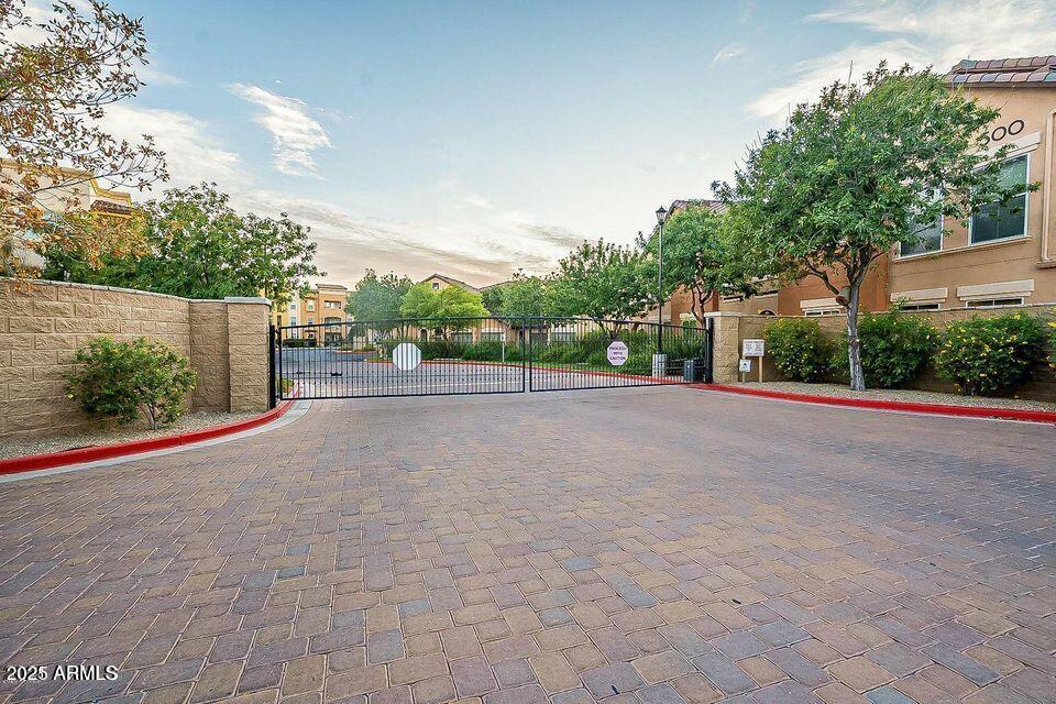 14575 W MOUNTAIN VIEW Boulevard, 11116