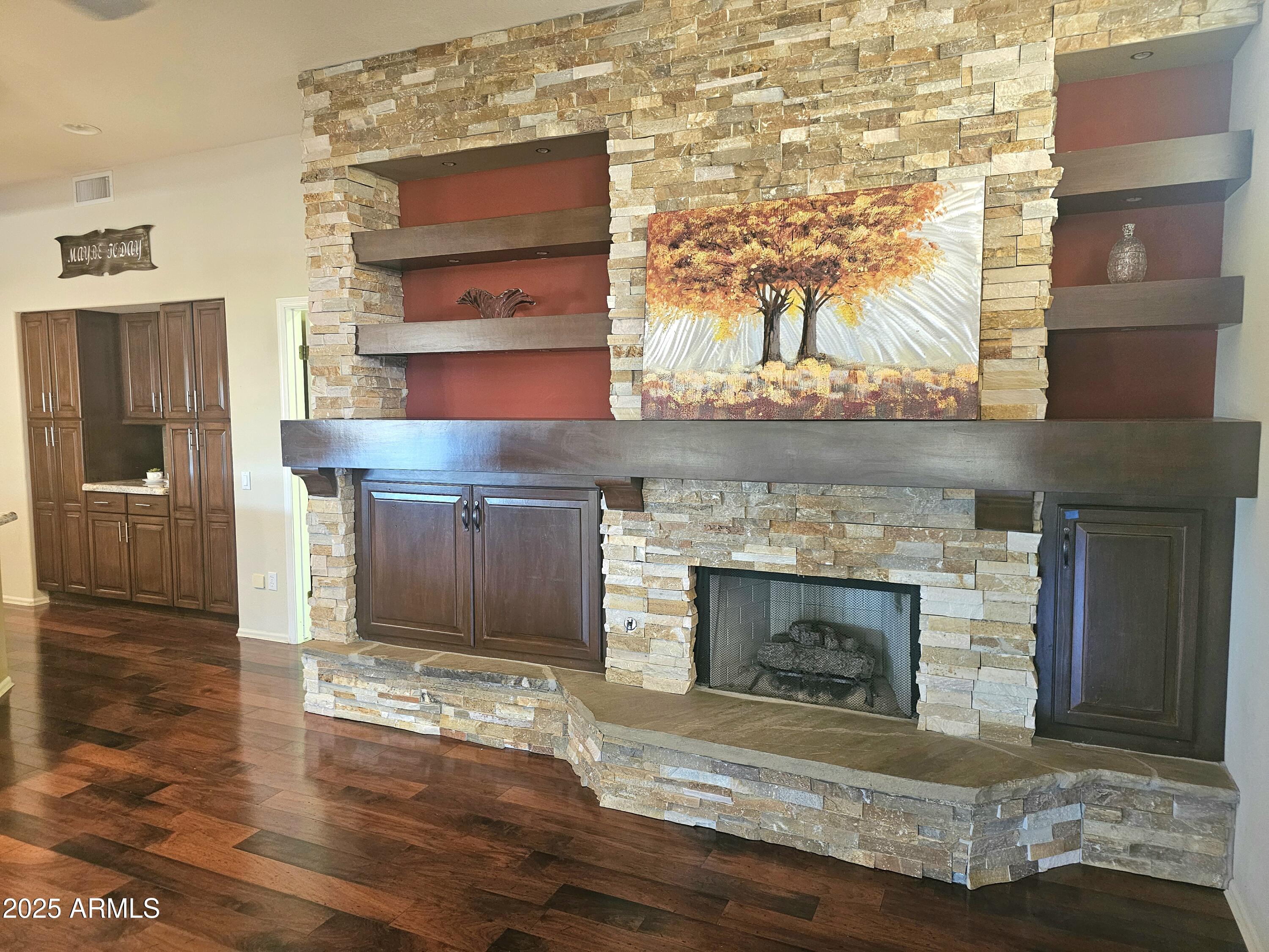 21313 N LIMOUSINE Drive