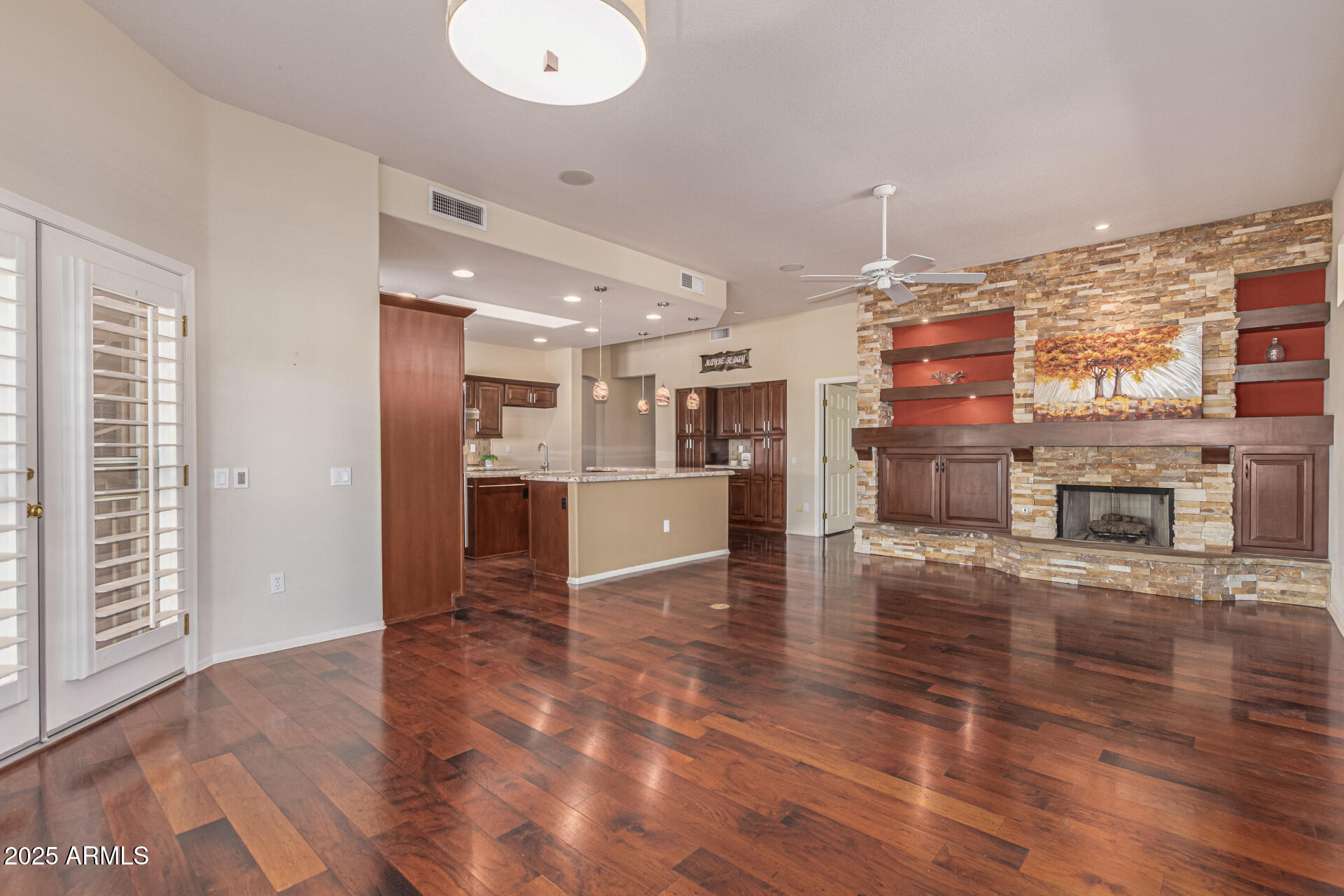 21313 N LIMOUSINE Drive