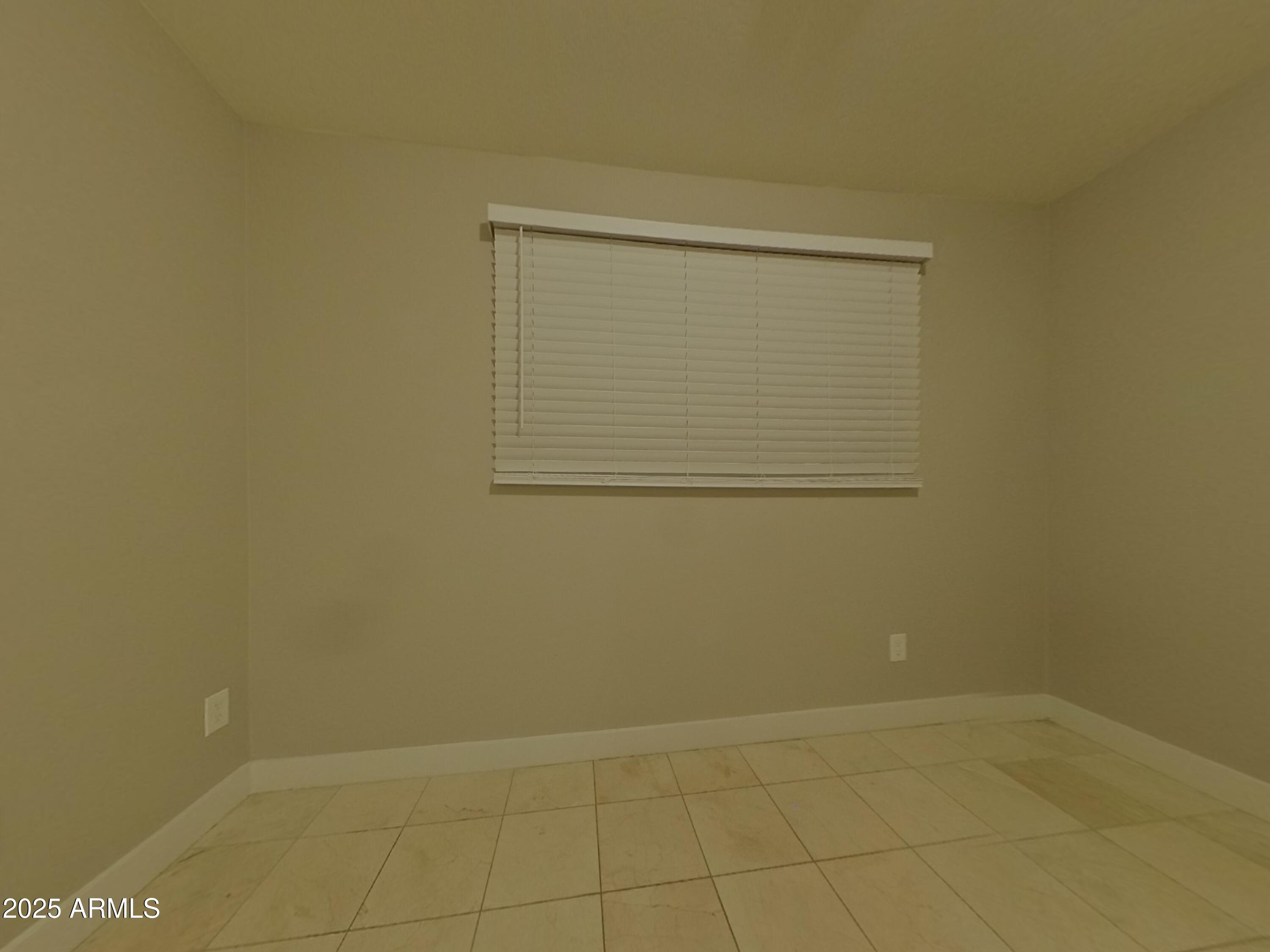 810 S GREENLEAF Lane