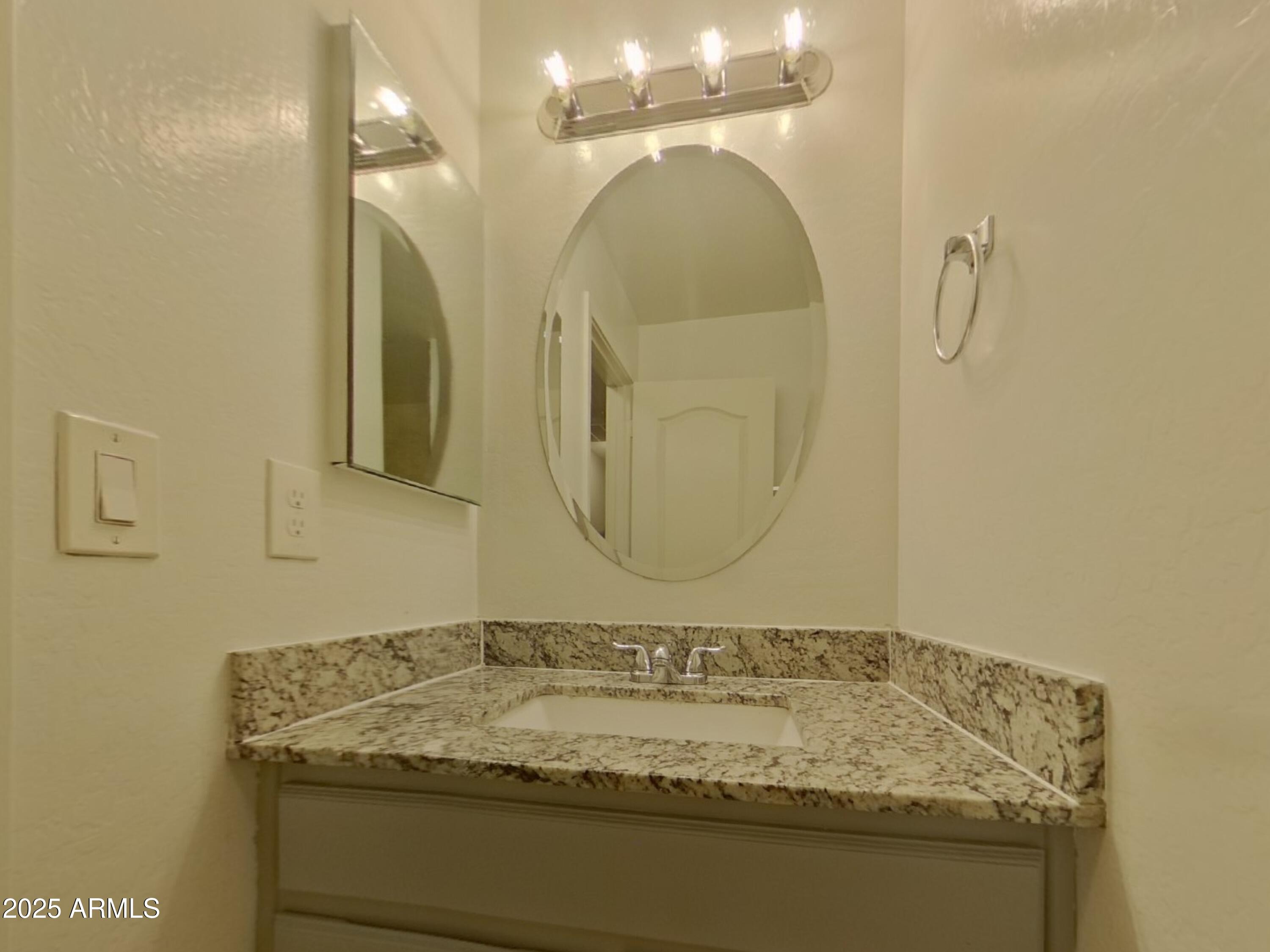 810 S GREENLEAF Lane