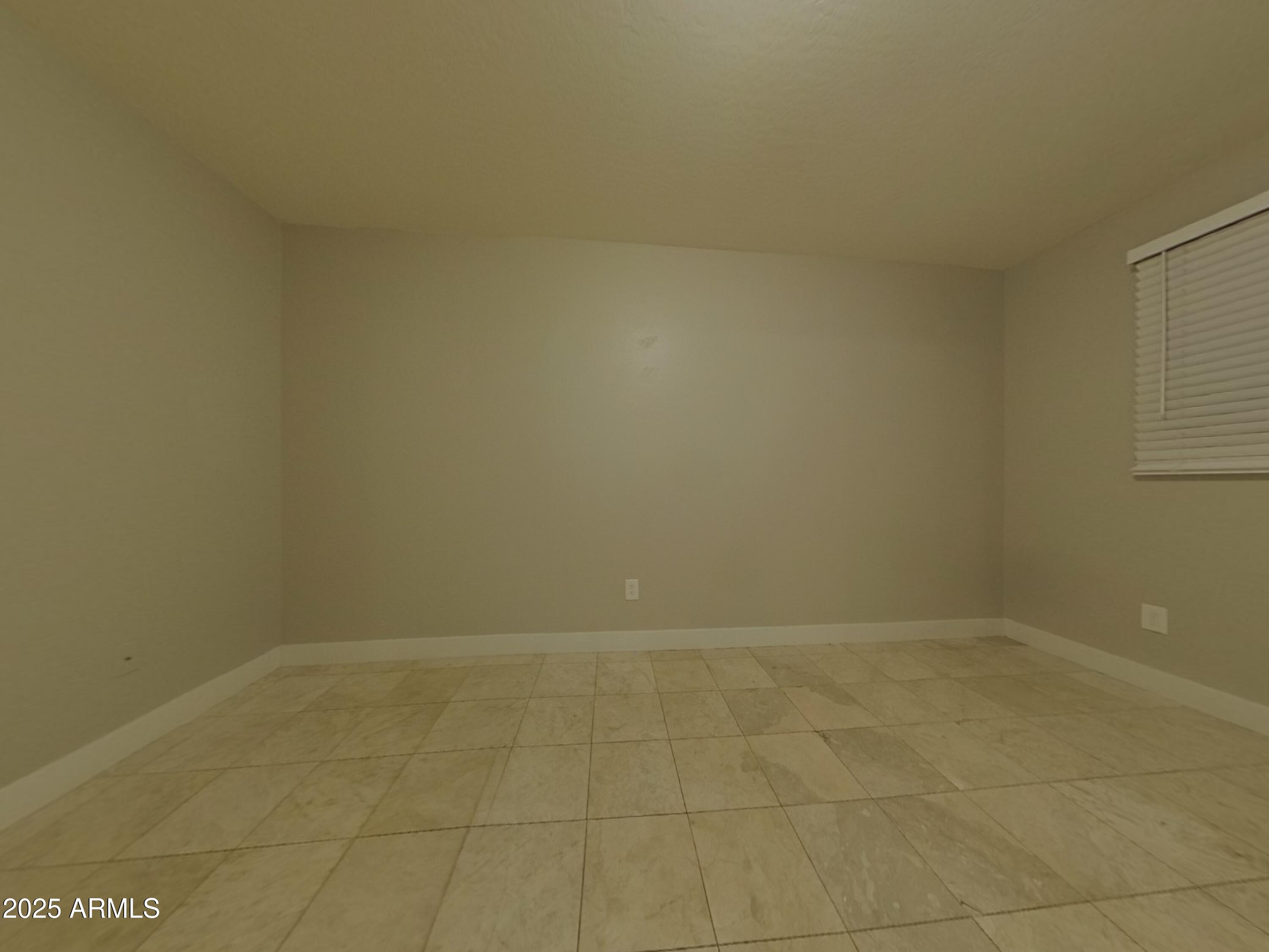 810 S GREENLEAF Lane