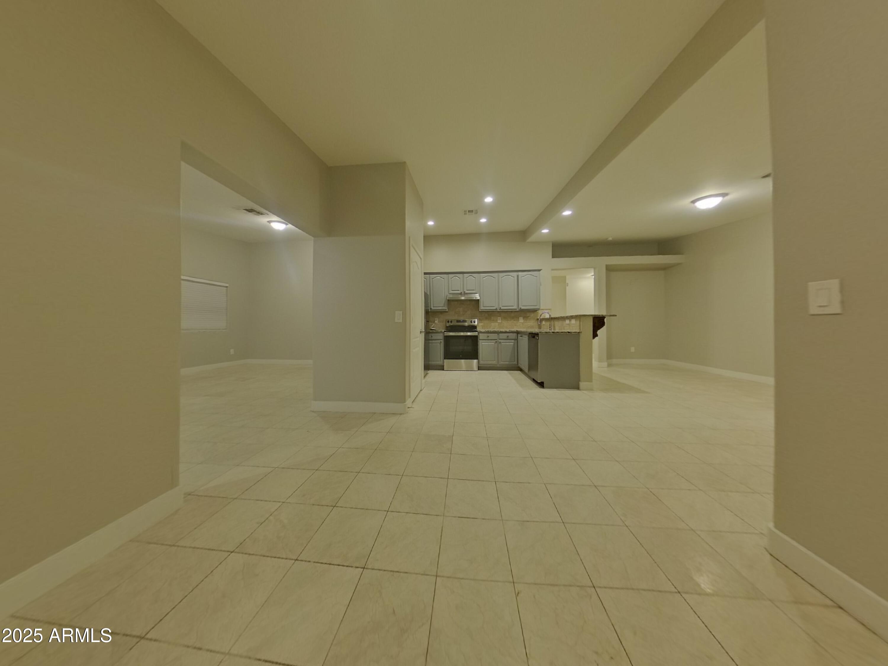 810 S GREENLEAF Lane