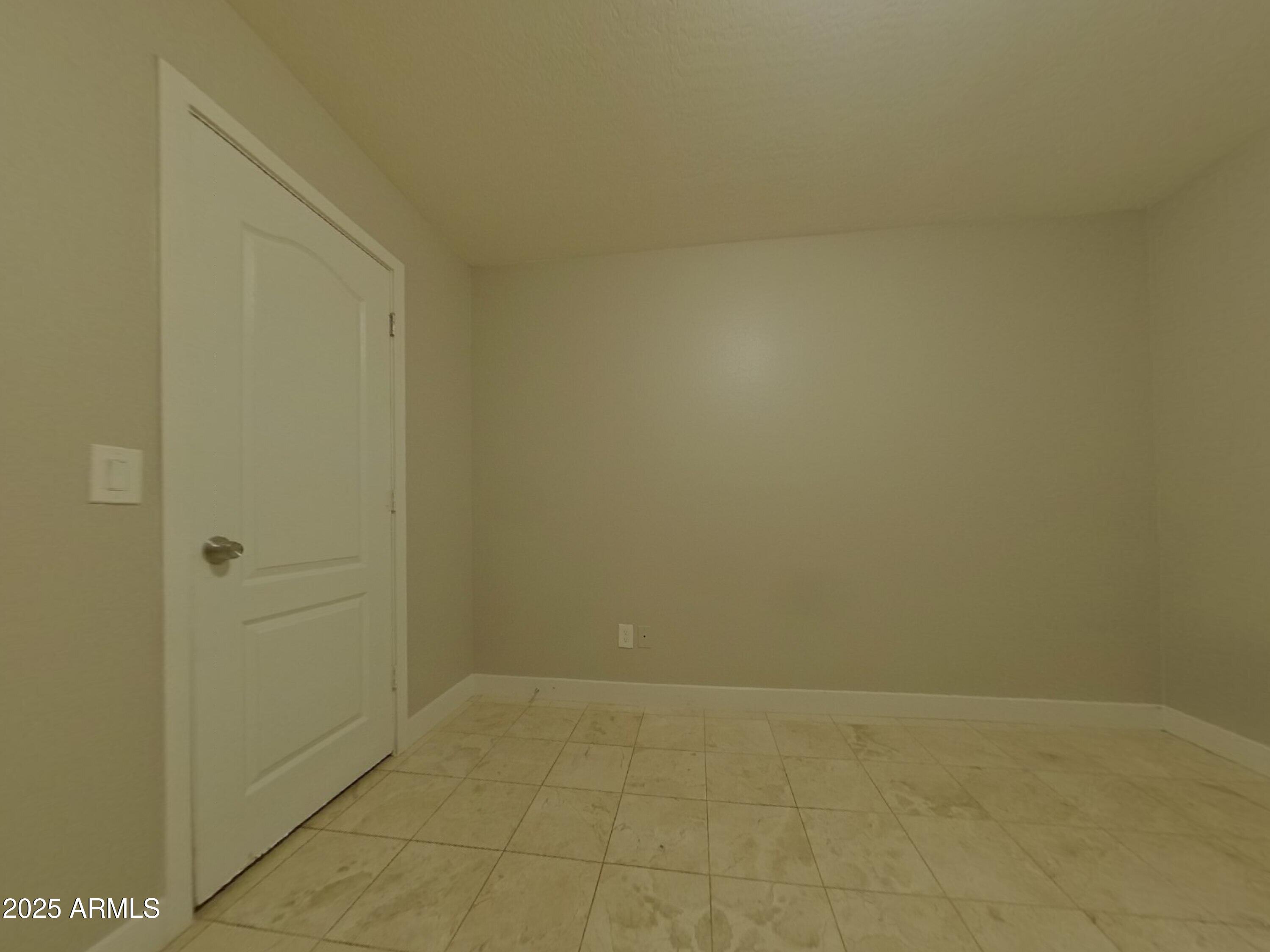 810 S GREENLEAF Lane