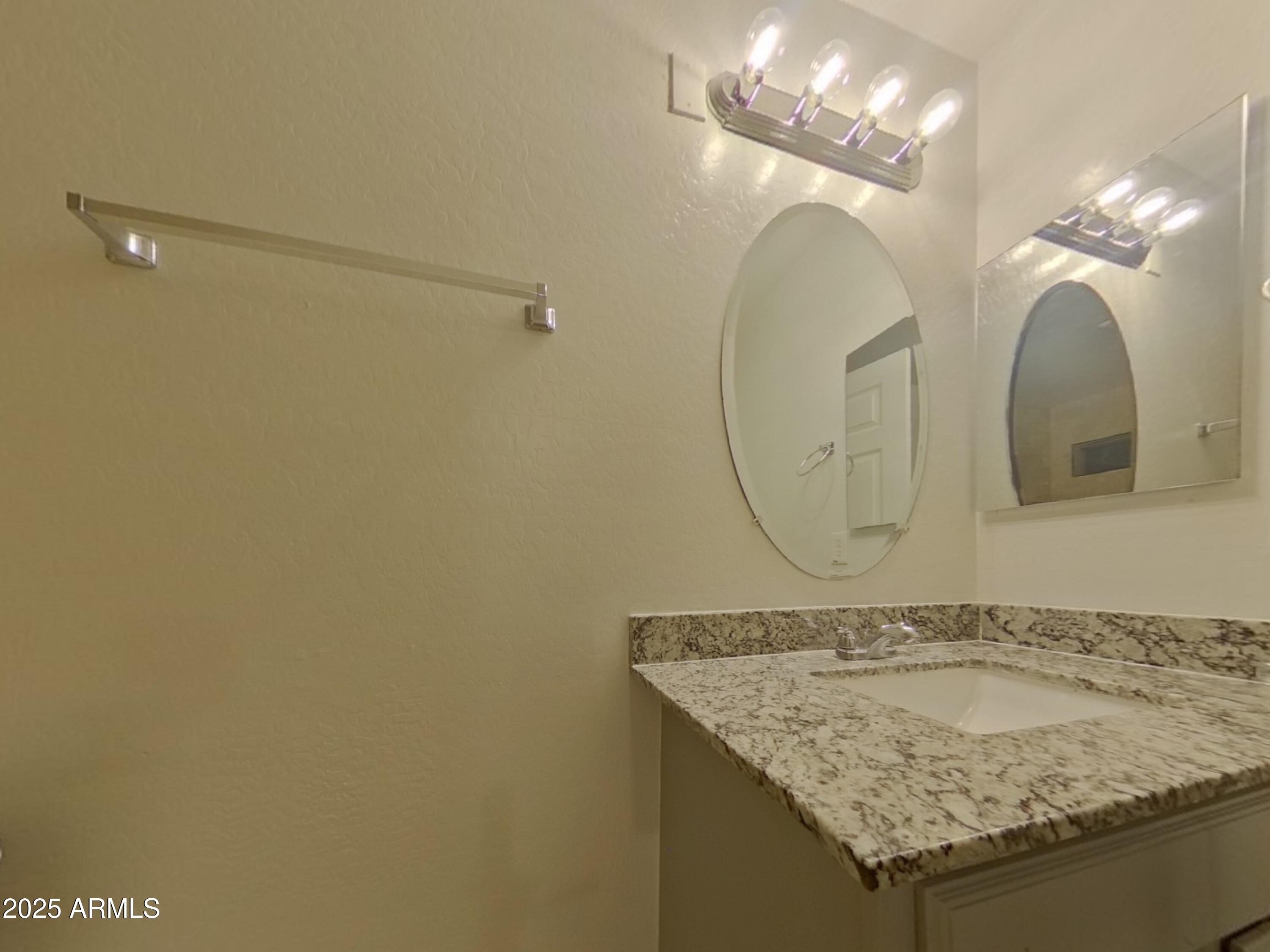 810 S GREENLEAF Lane