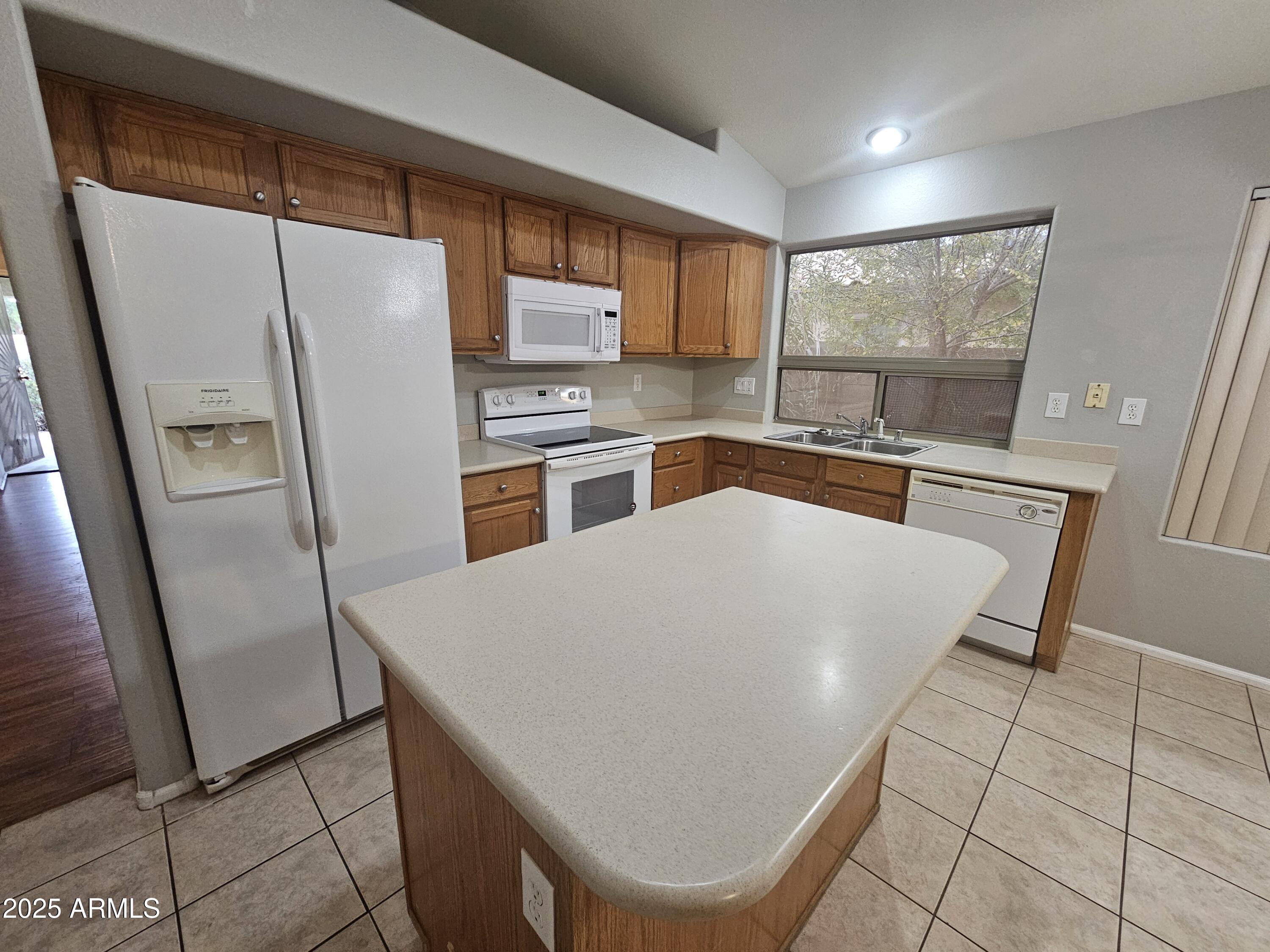 16537 W CENTRAL Street