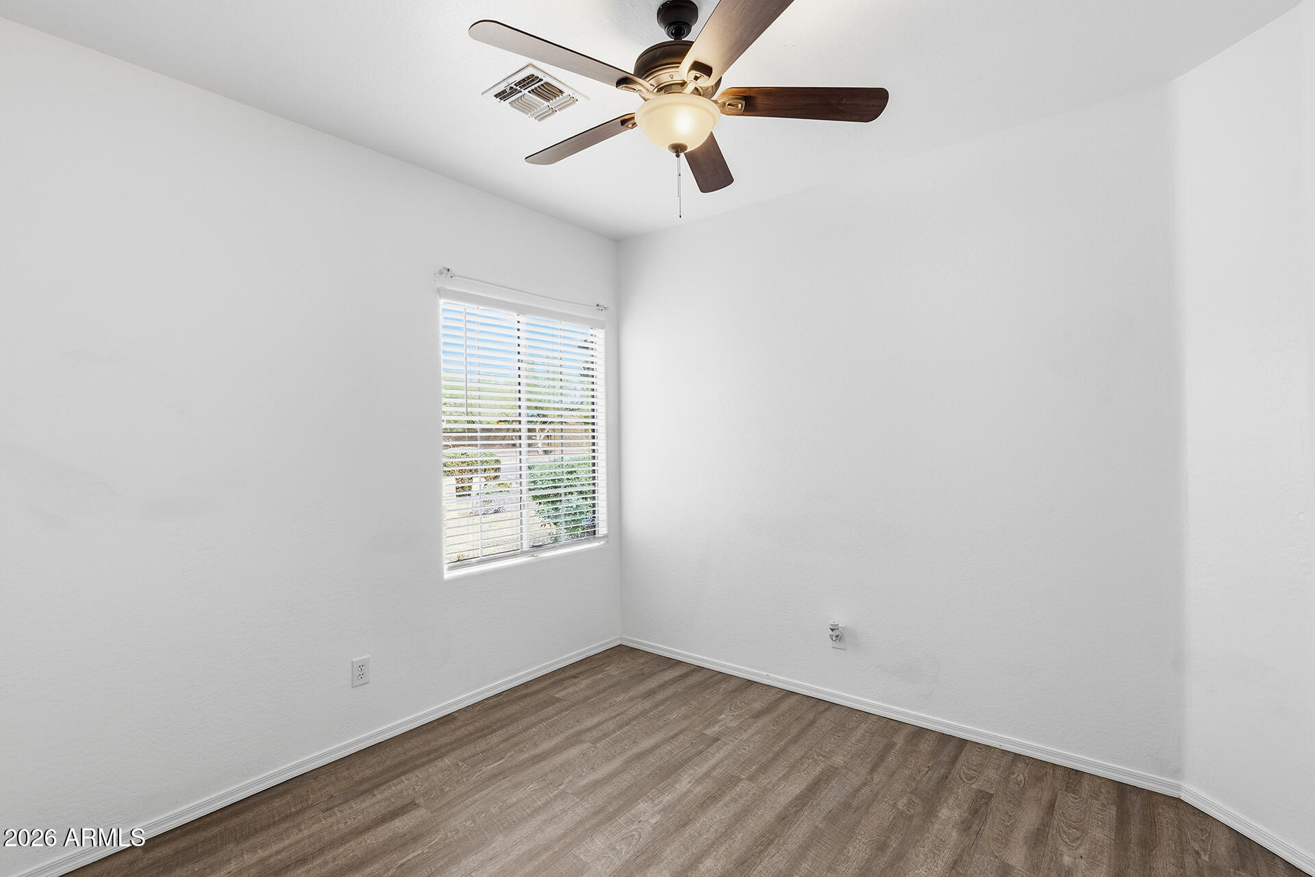 39531 N WHITE TAIL Lane