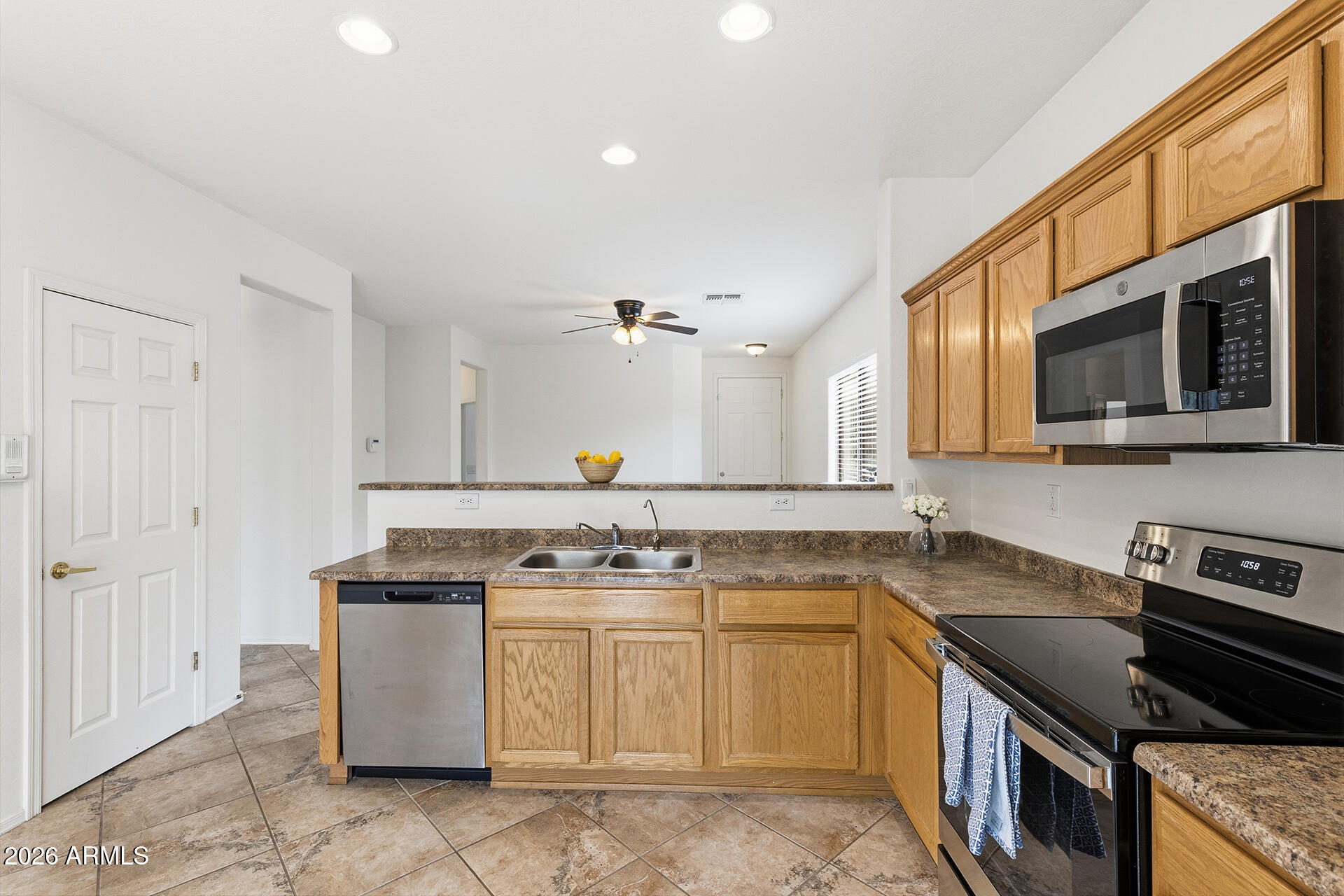 39531 N WHITE TAIL Lane