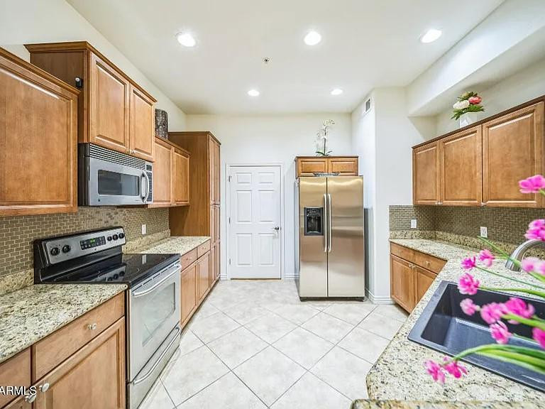 14575 W Mountain View Boulevard 11212