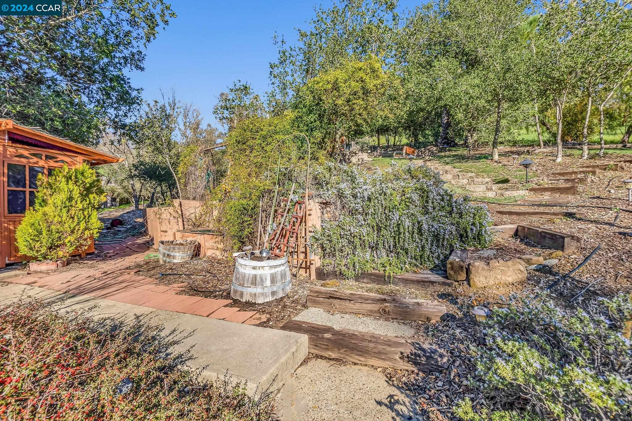 185 Donaleen Ct