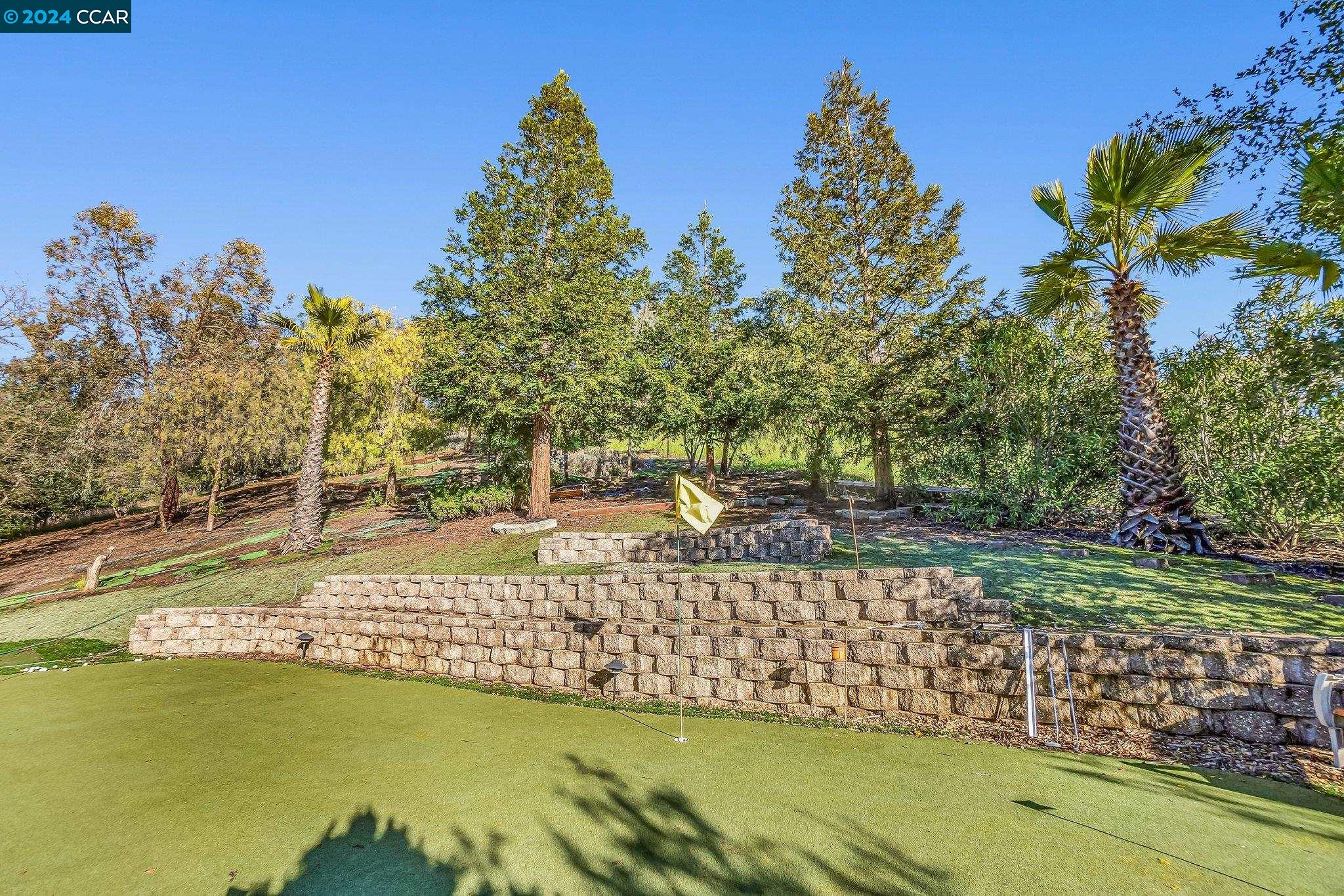 185 Donaleen Ct