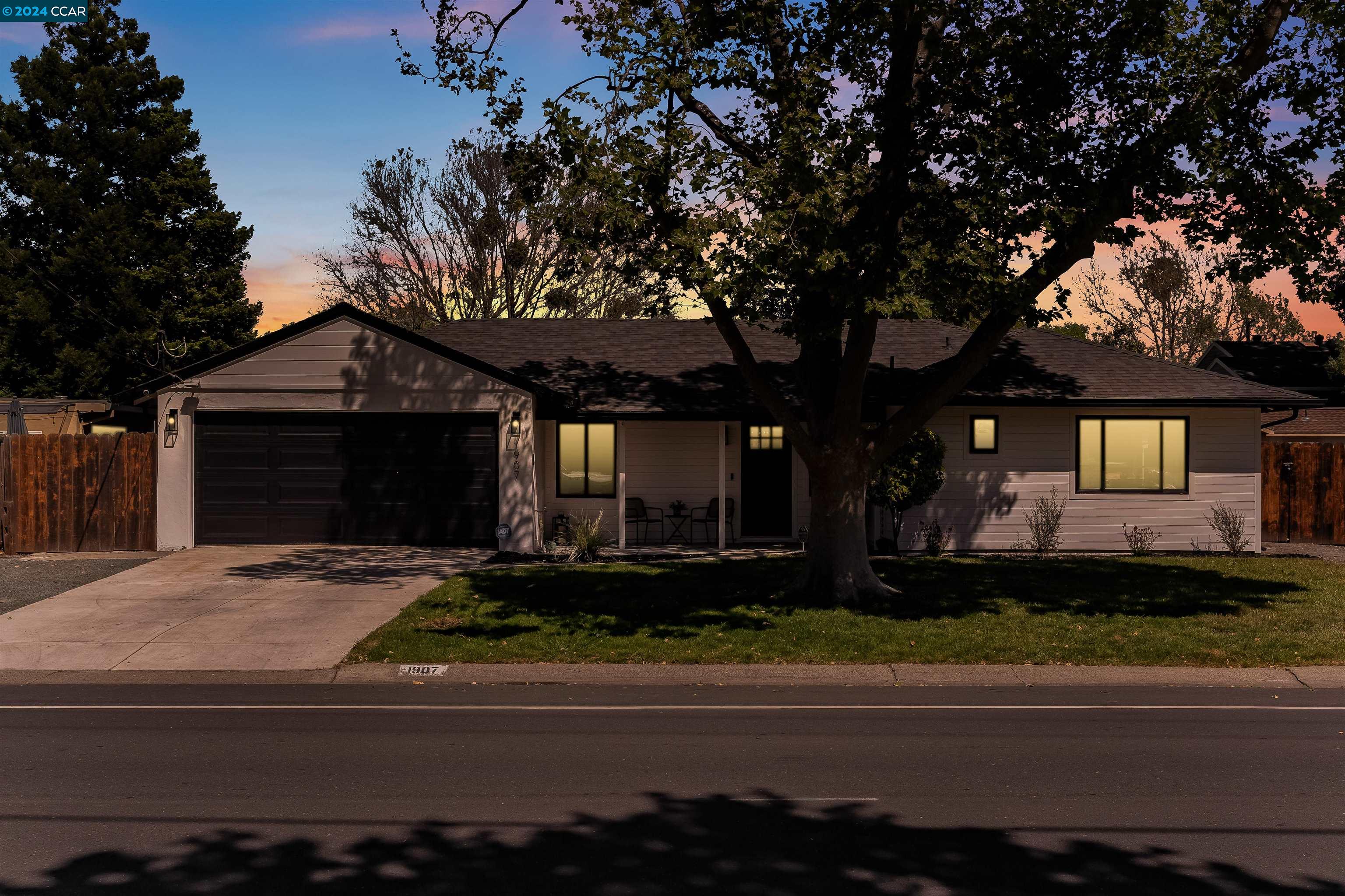 1907 Lucille Ln