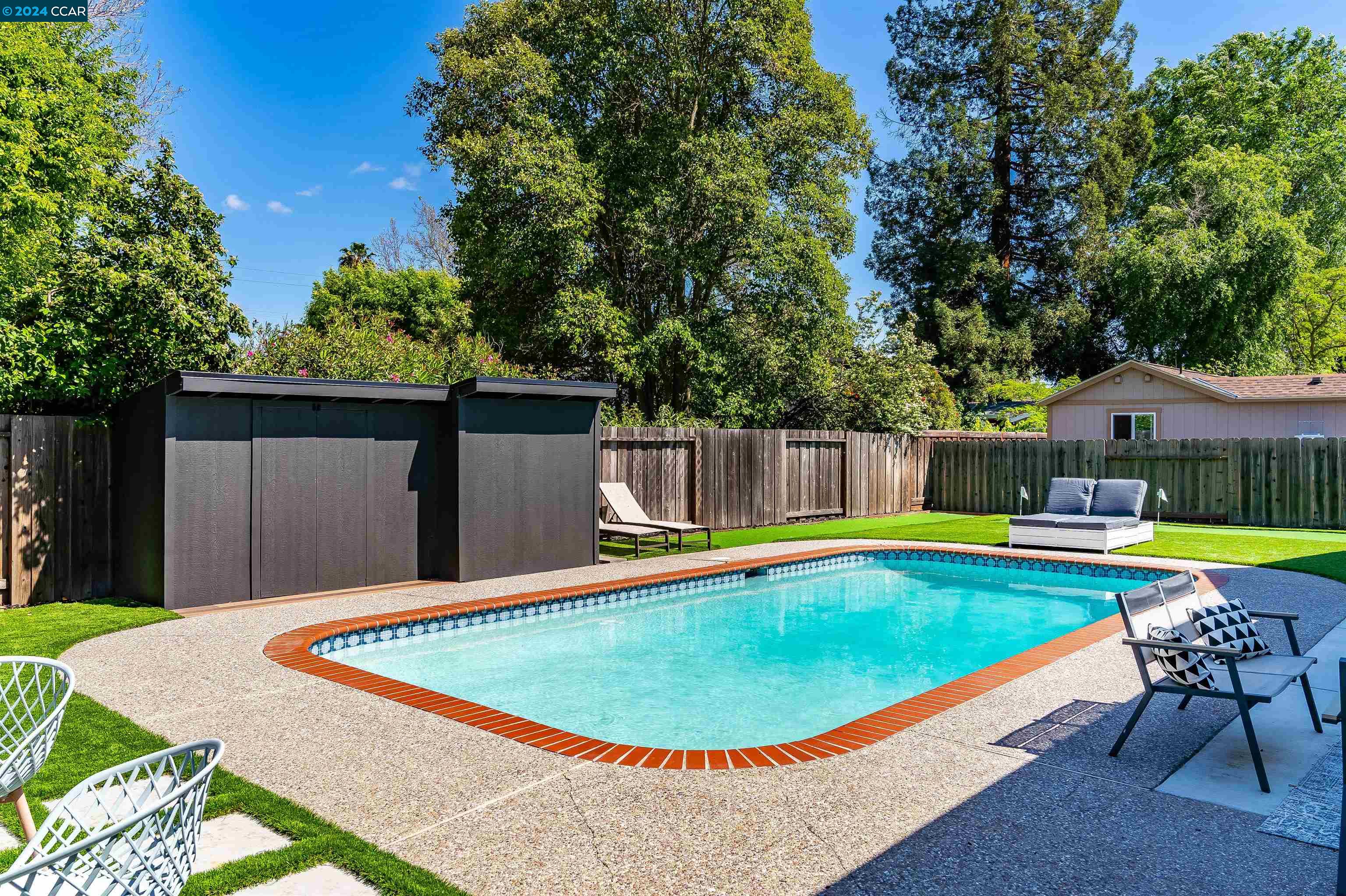 1907 Lucille Ln