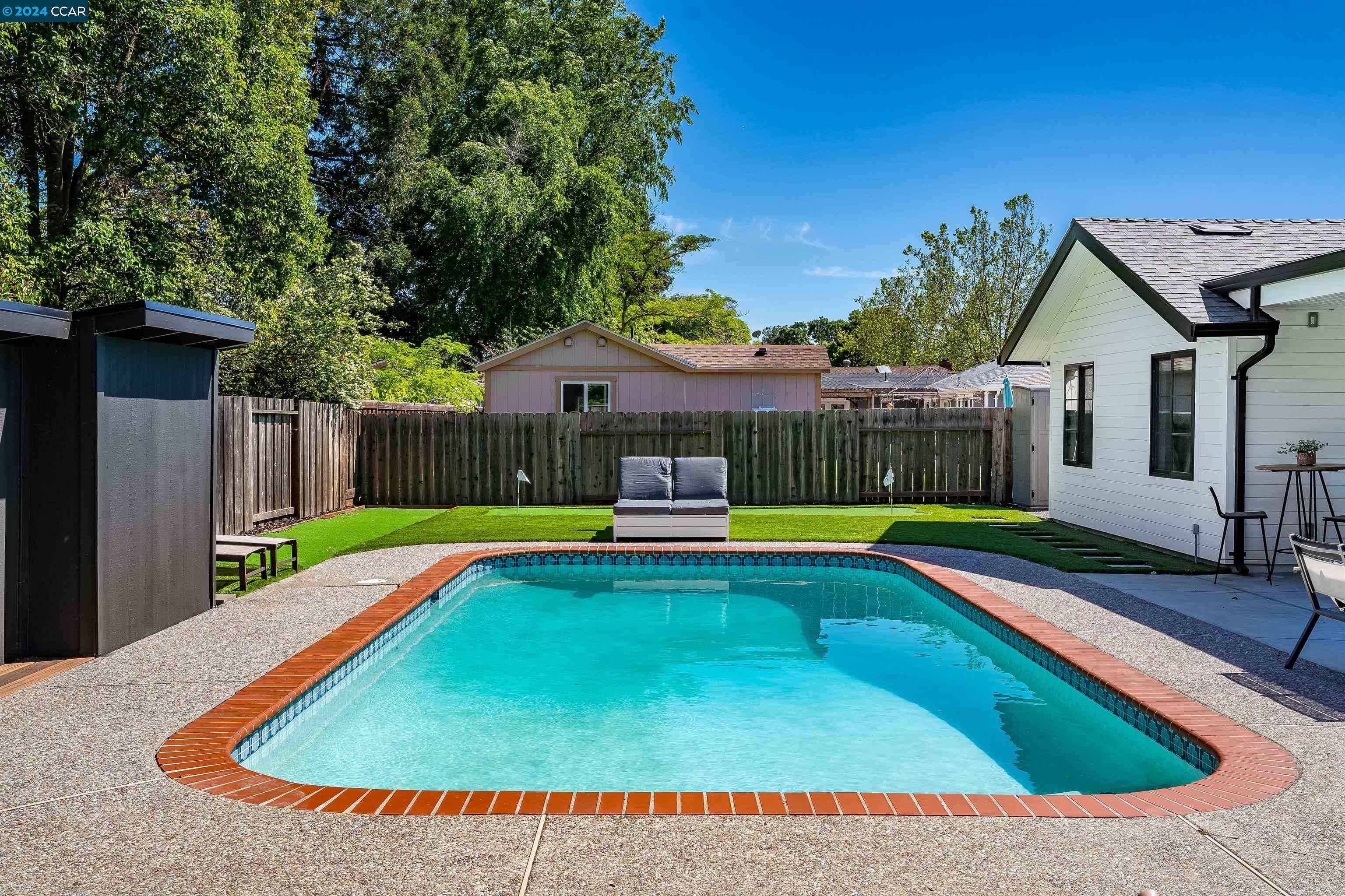 1907 Lucille Ln
