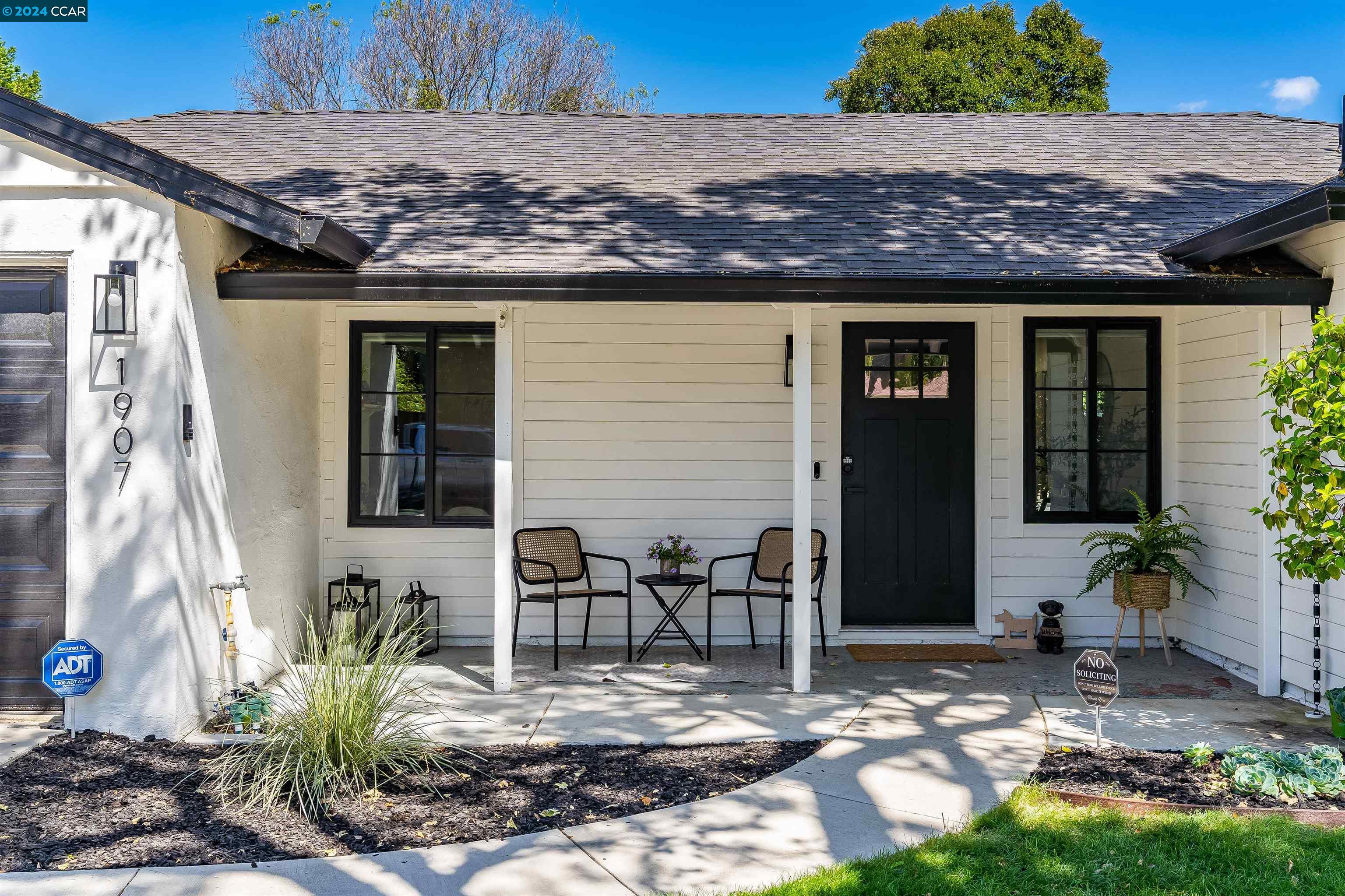 1907 Lucille Ln