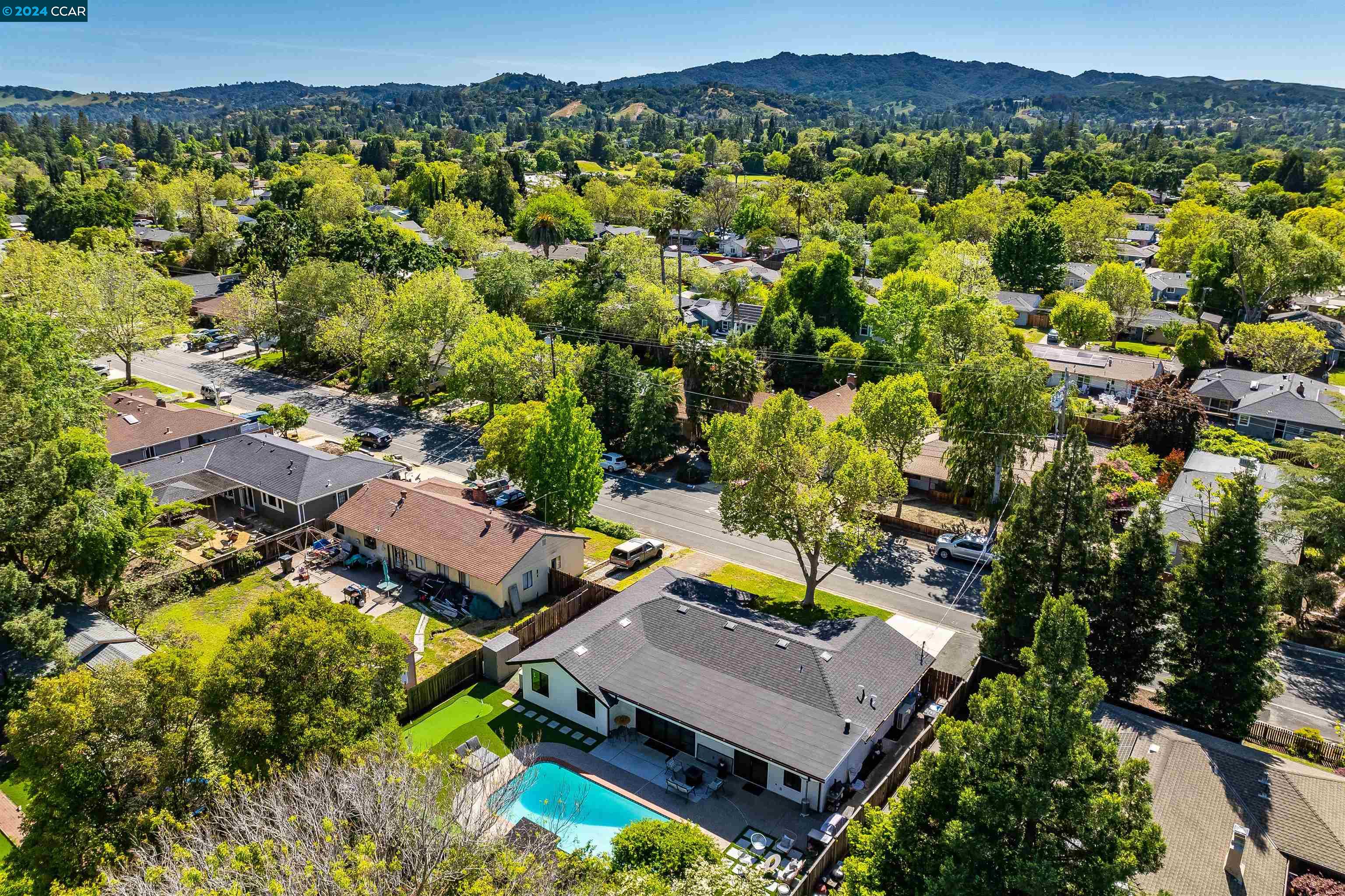 1907 Lucille Ln