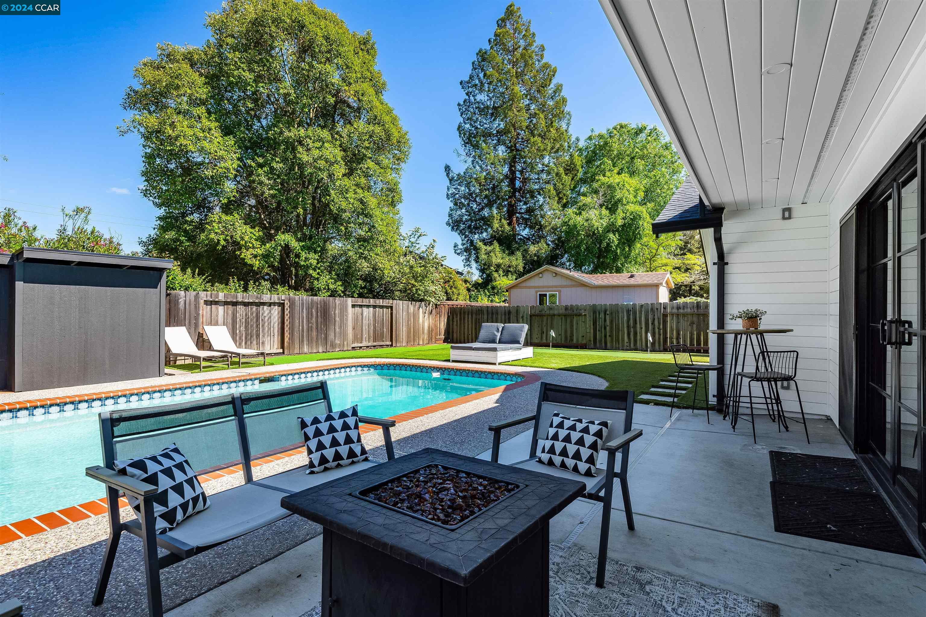 1907 Lucille Ln