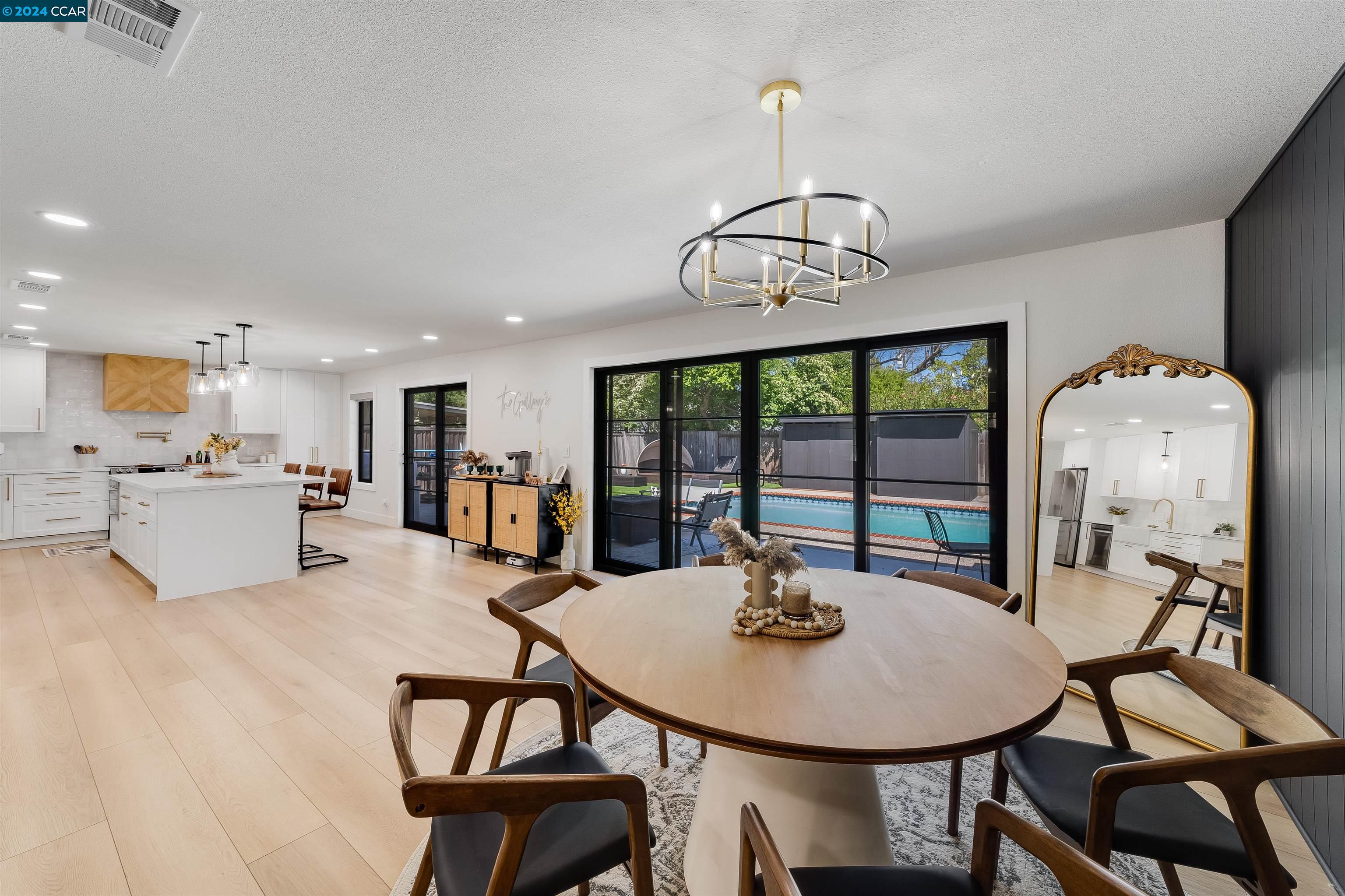 1907 Lucille Ln