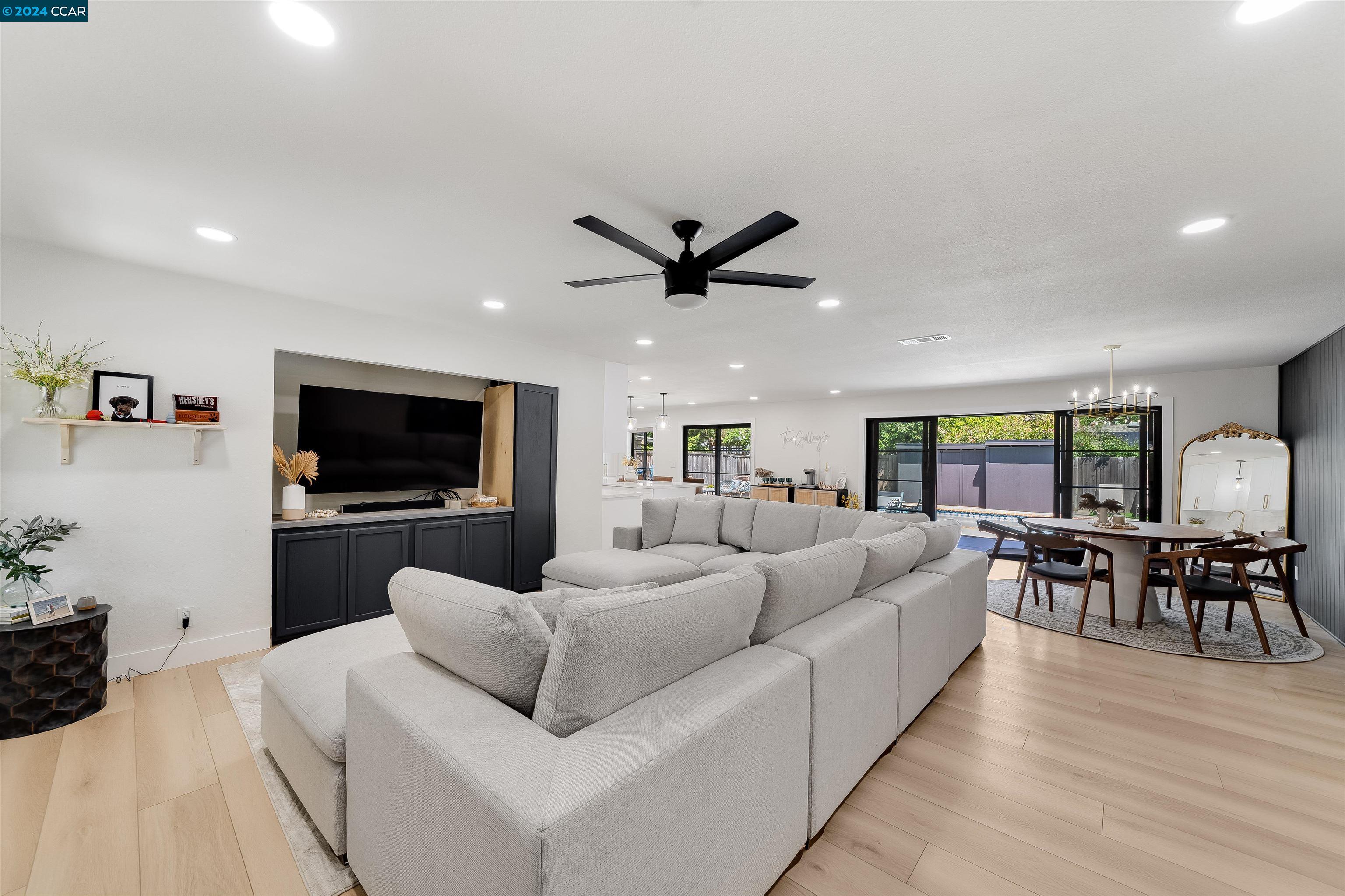 1907 Lucille Ln