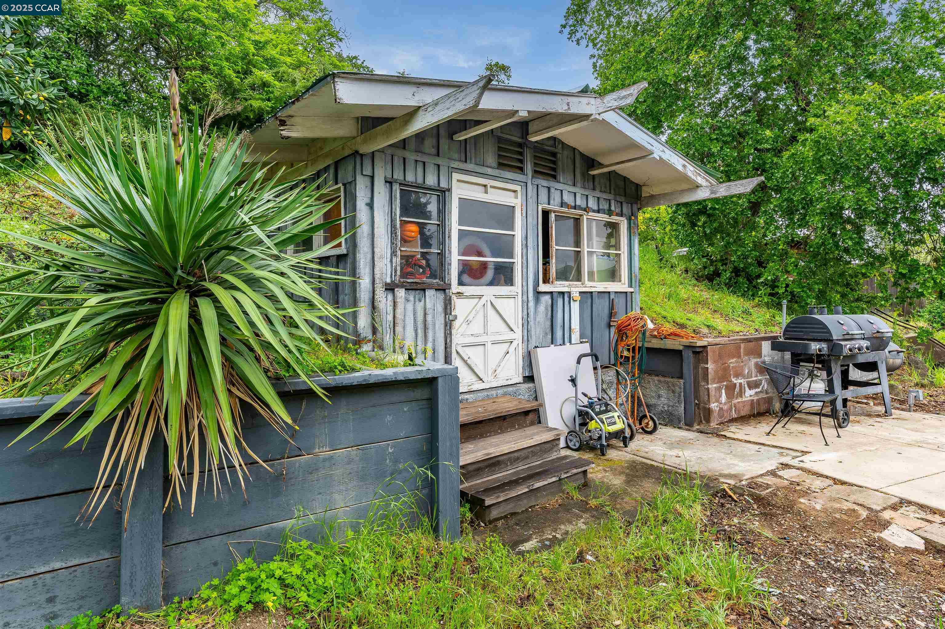 2087 Magnolia Way