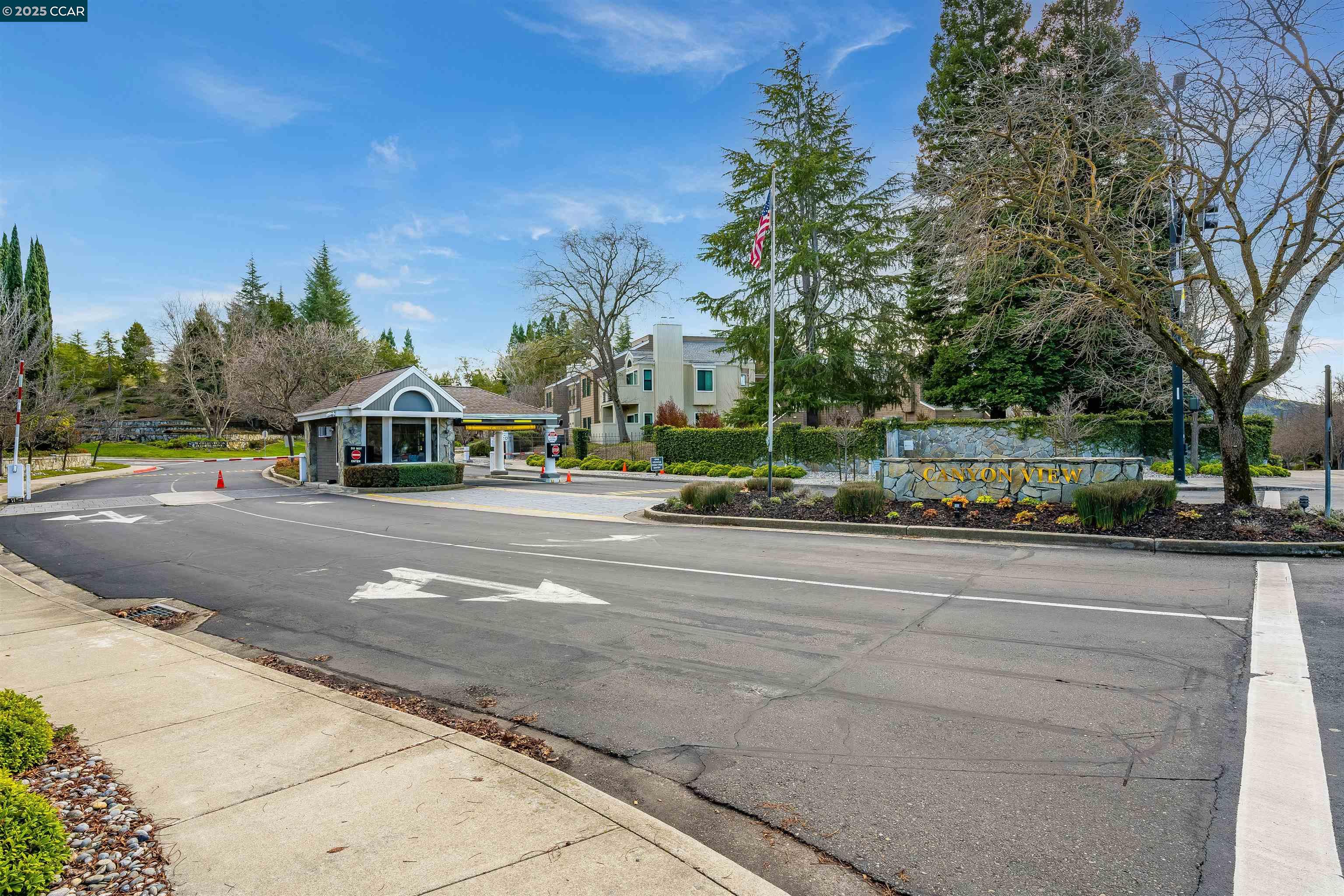 312 S Overlook Dr