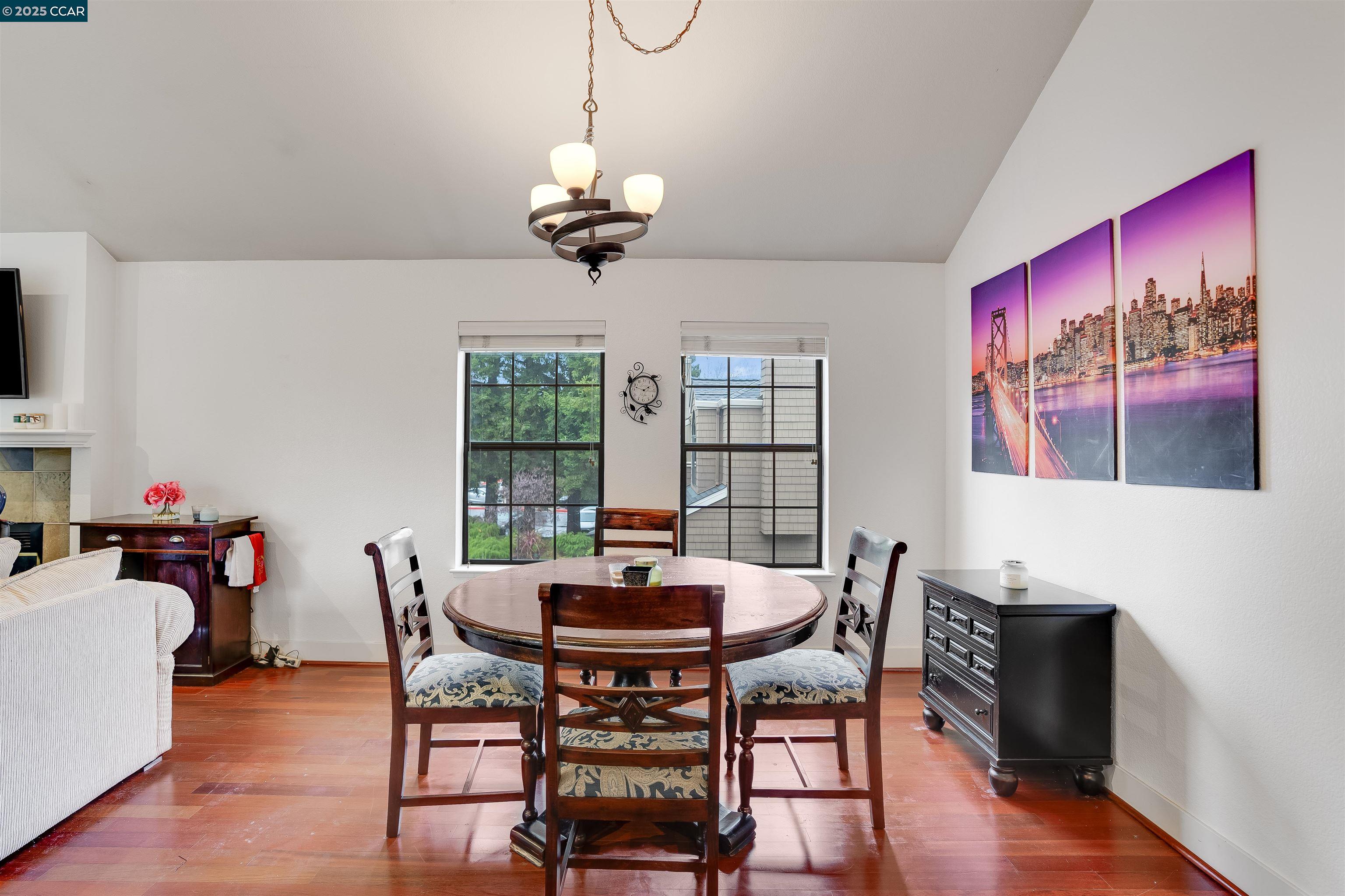 312 S Overlook Dr