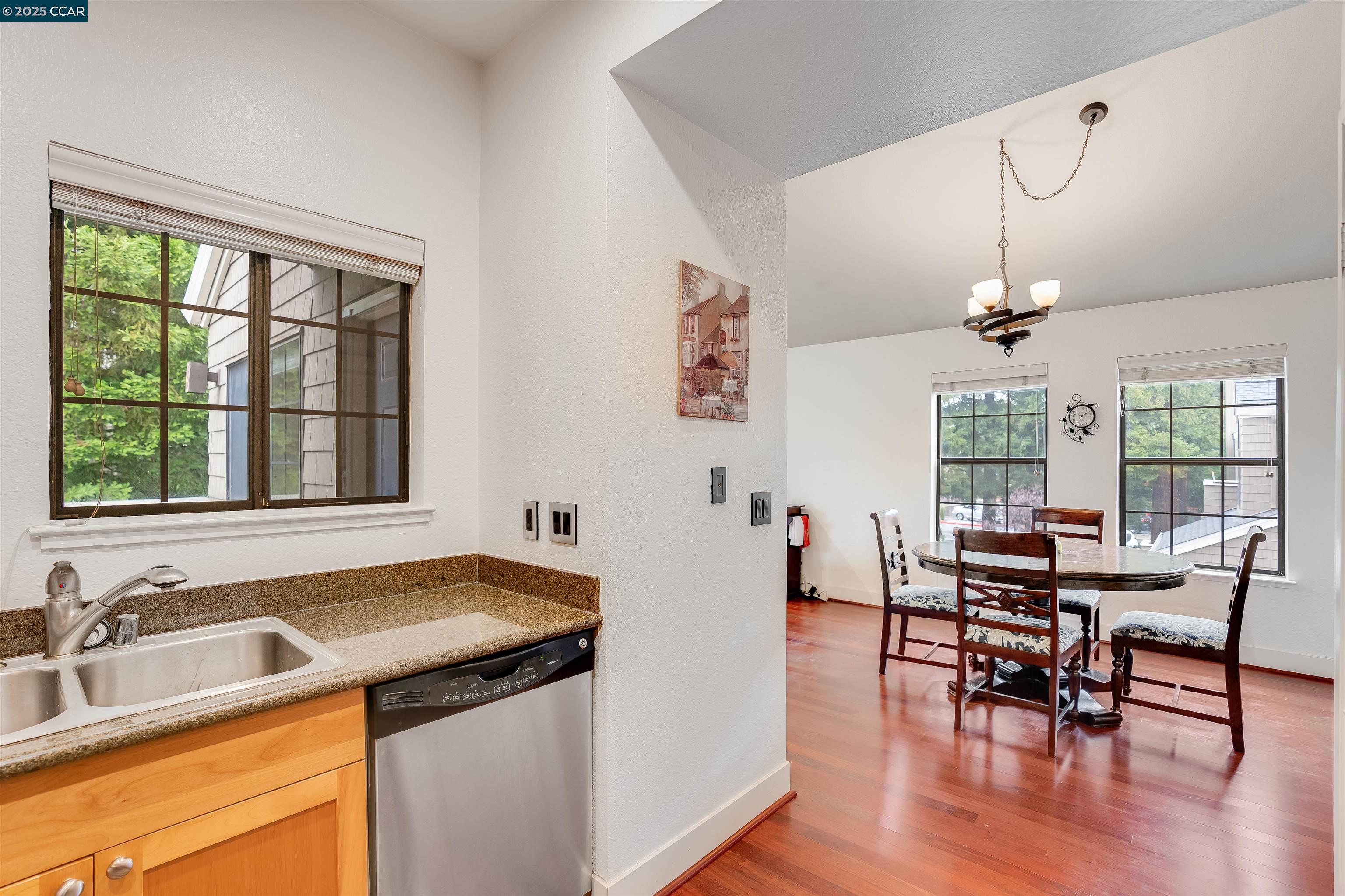 312 S Overlook Dr