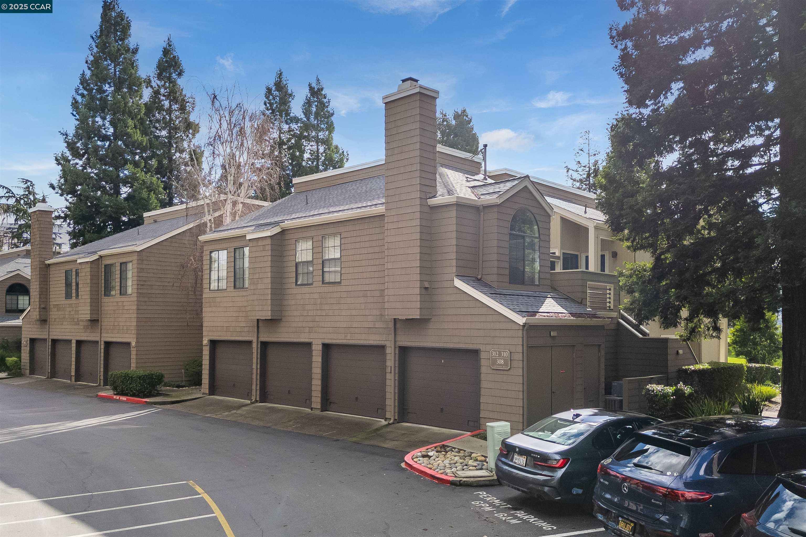 312 S Overlook Dr