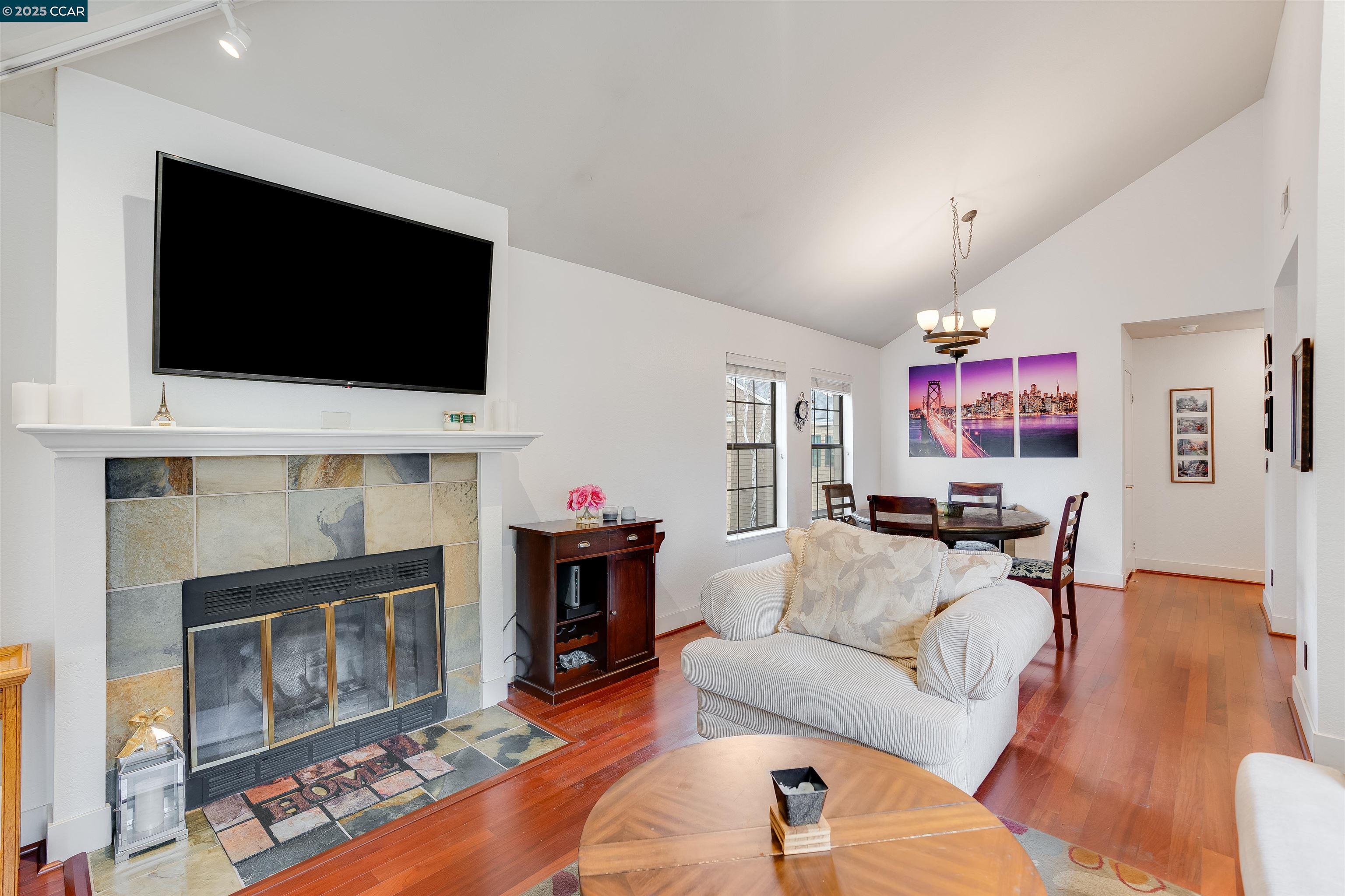 312 S Overlook Dr