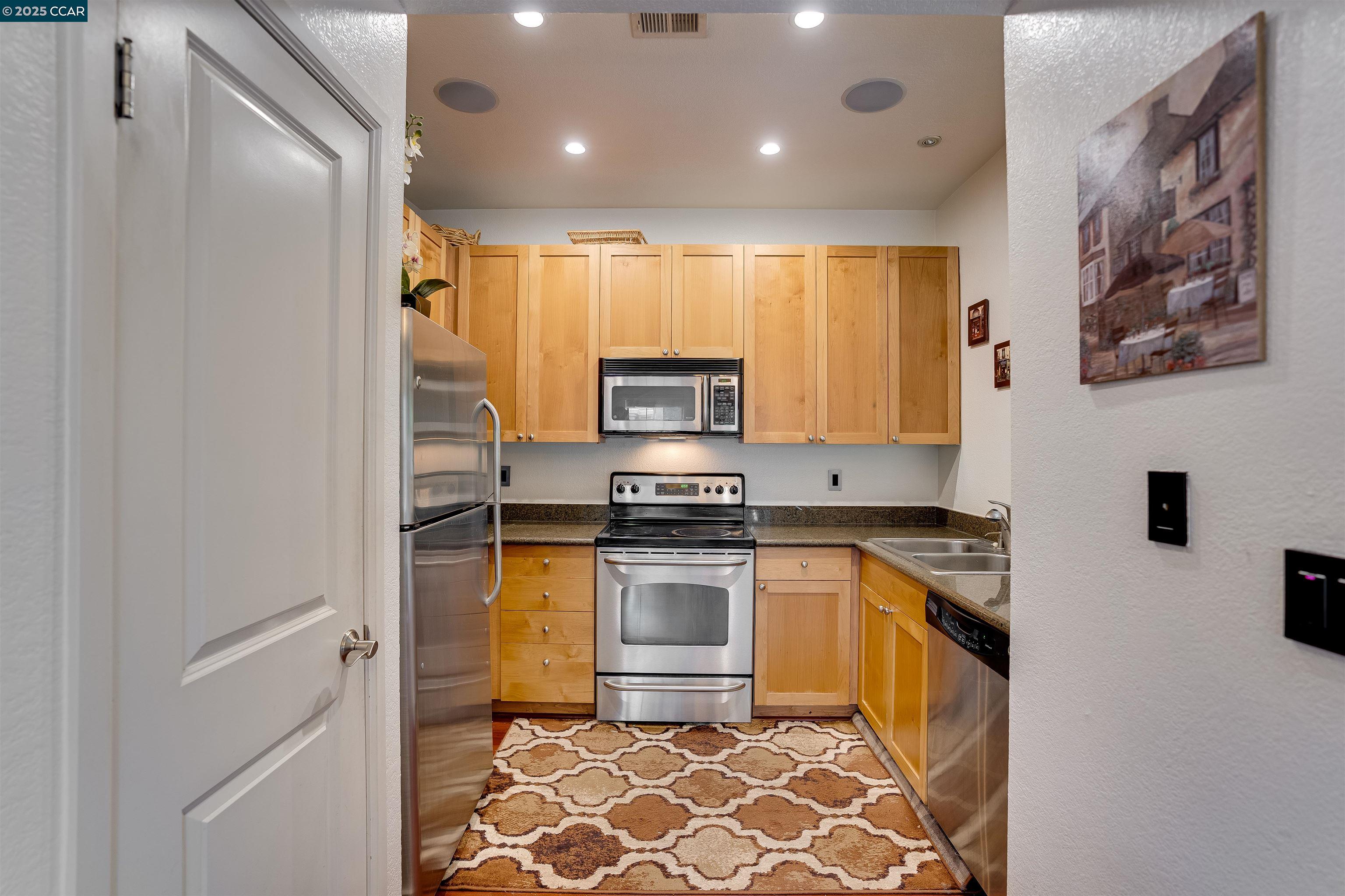 312 S Overlook Dr