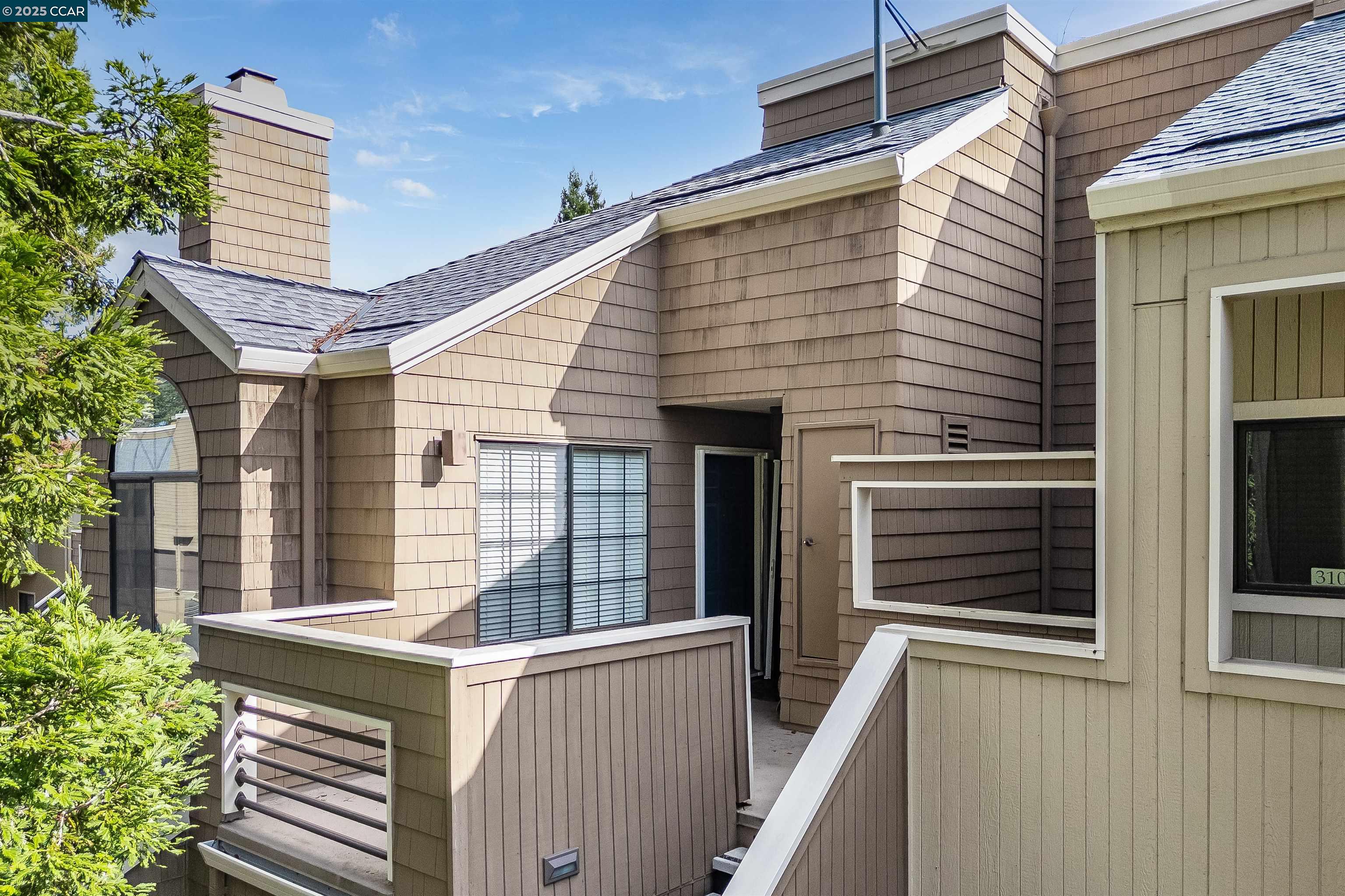 312 S Overlook Dr